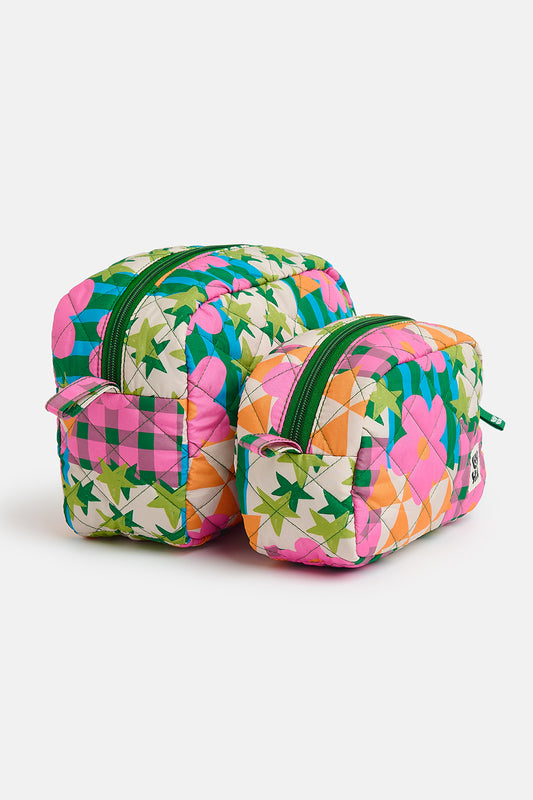 Amaliah - Washbag in Young at Heart Print
