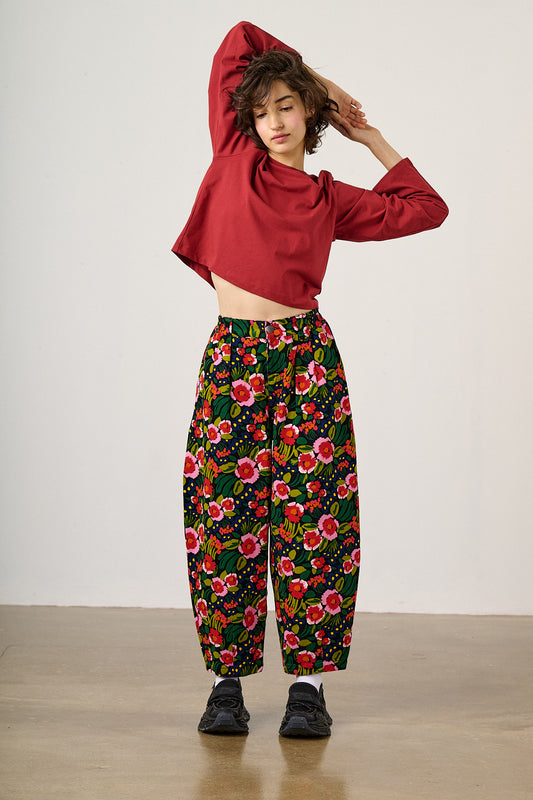 Ashby - Barrel Leg Trousers Organic Cotton in Black Marie Print