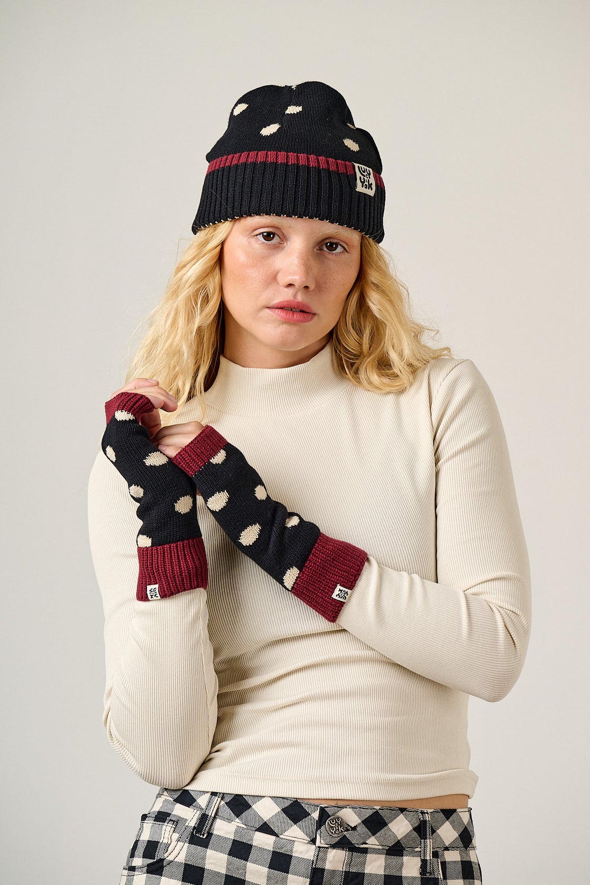 Luca - Knitted Hat & Glove Set - Black Polka Dot