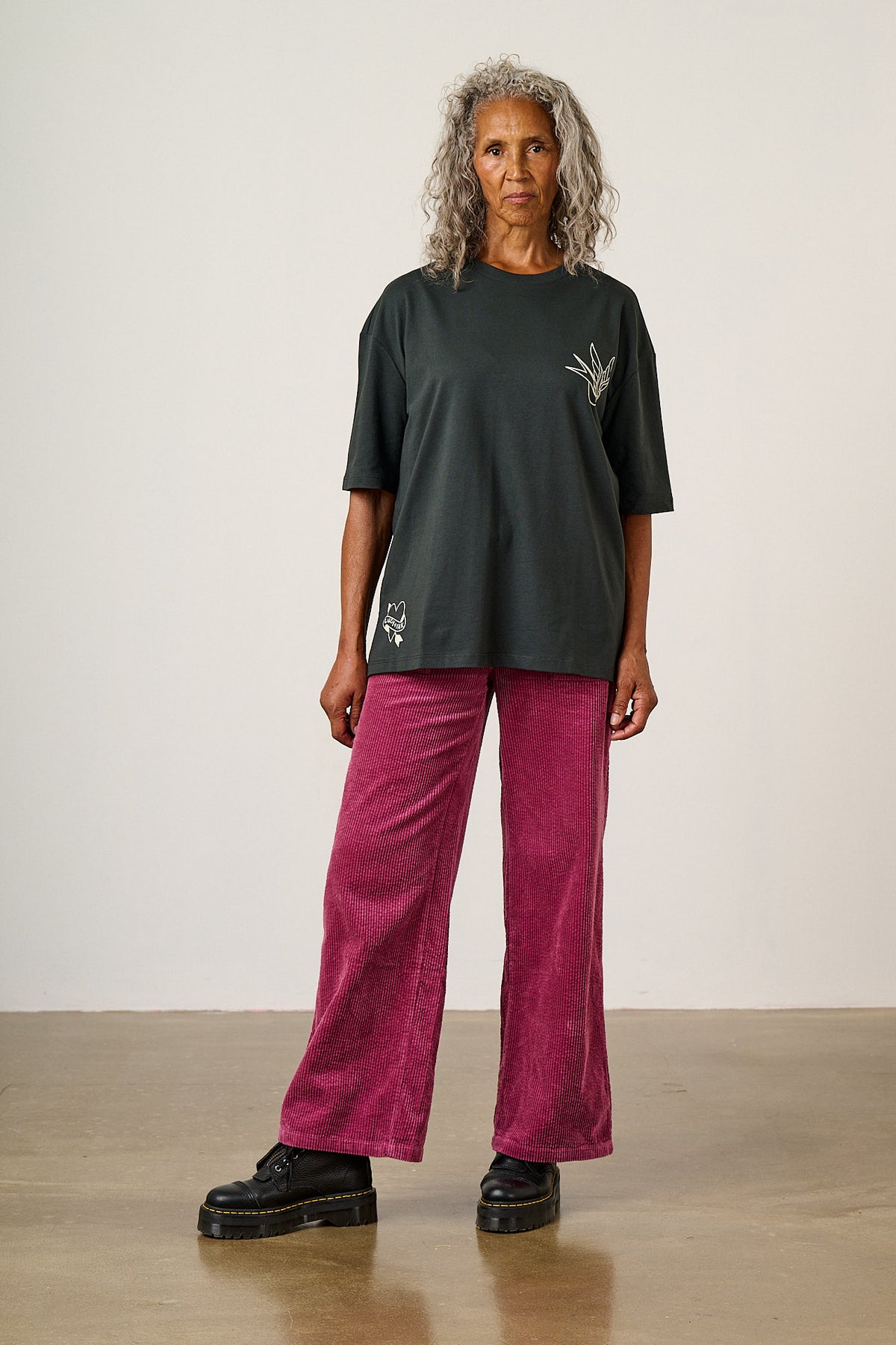 Benny - Oversized Cotton T-Shirt in Charcoal Tattoo Print
