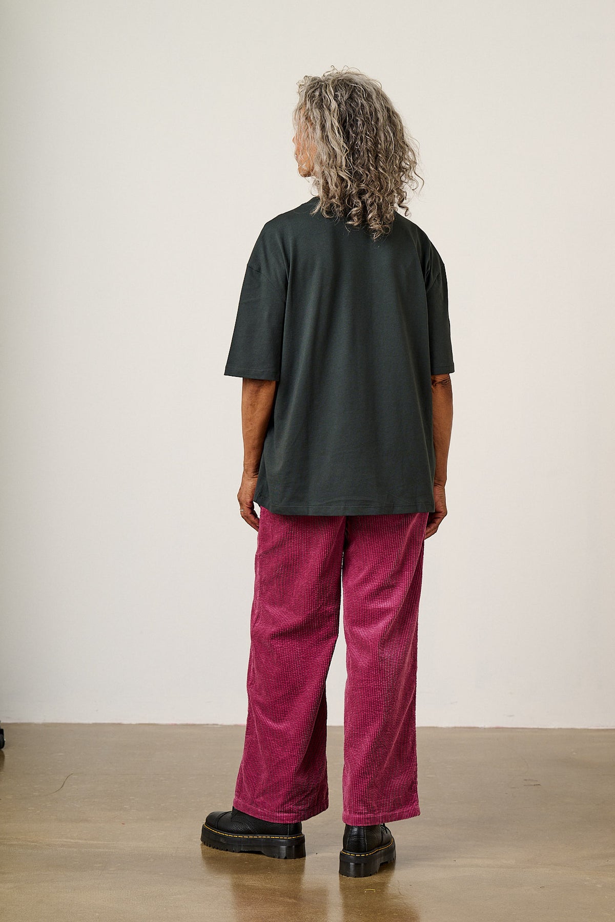 Benny - Oversized Cotton T-Shirt in Charcoal Tattoo Print