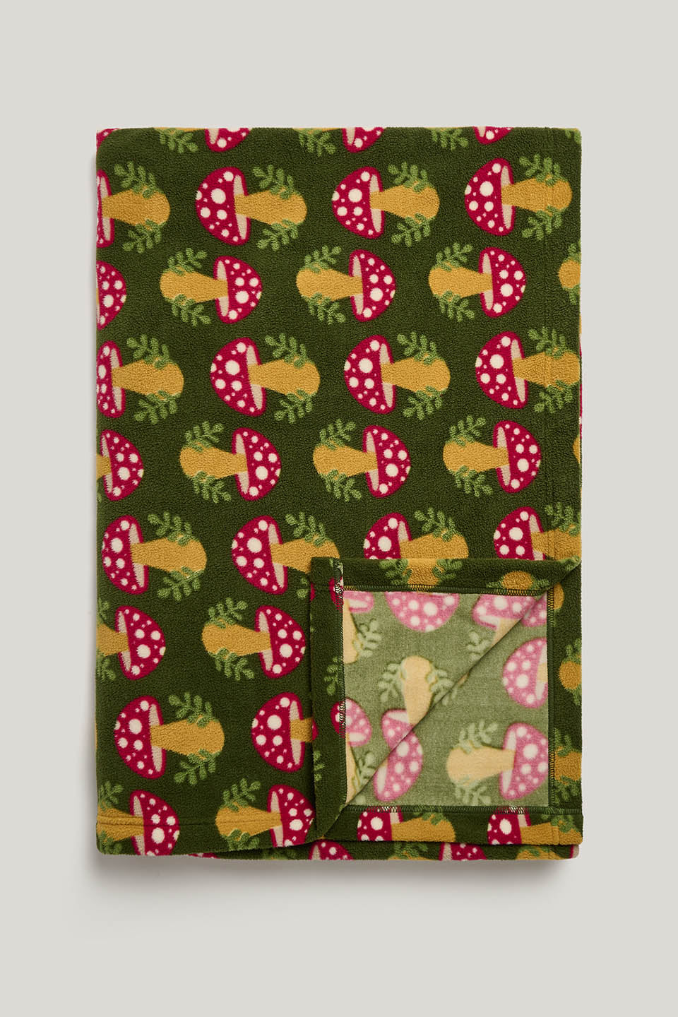 Braor - Fleece Blanket in Mushroom
