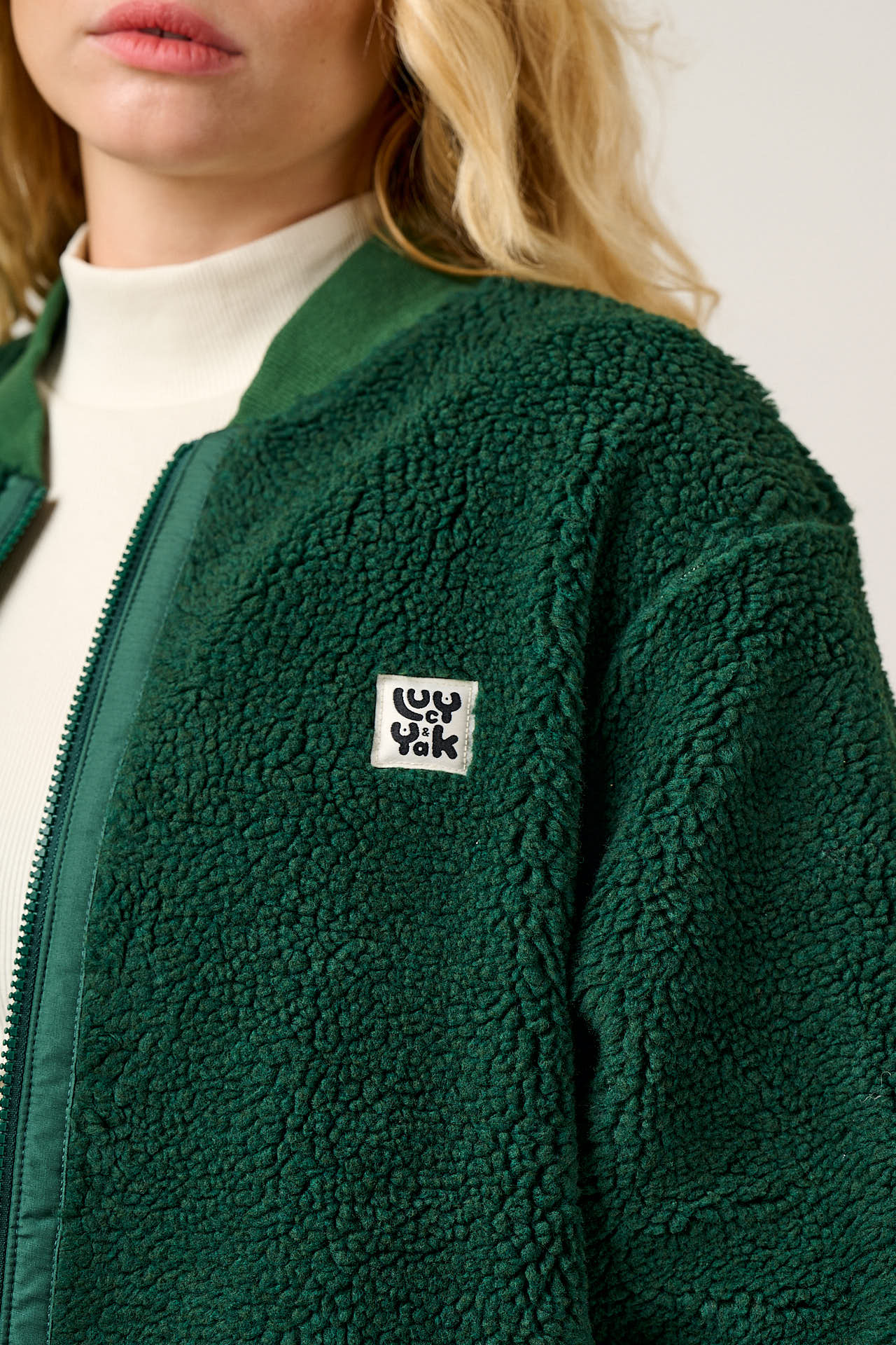 Cassie - Fleece Bomber Jacket in Green