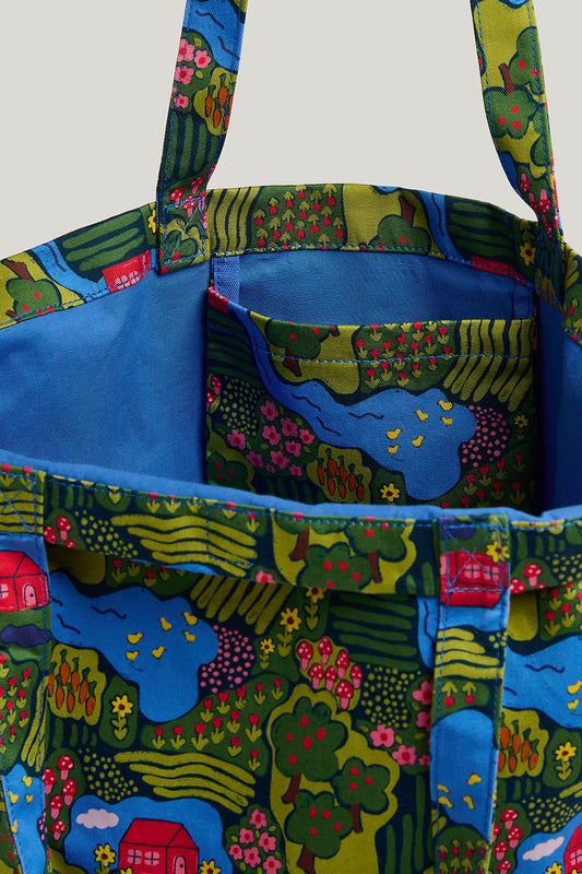 Catalina - Cotton Oversized Tote in Farmyard Scene