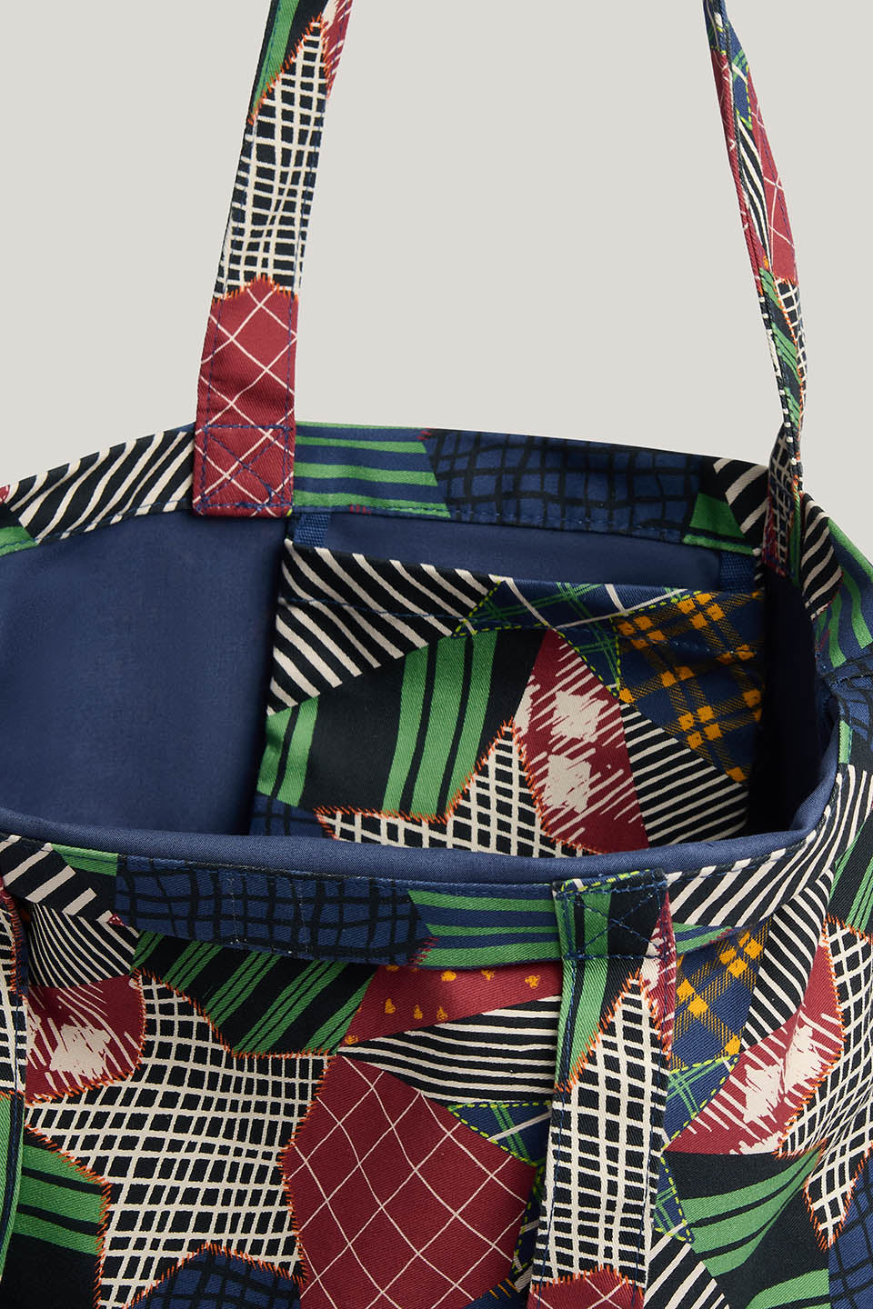 Catalina - Oversized Tote in Star Patchwork Print