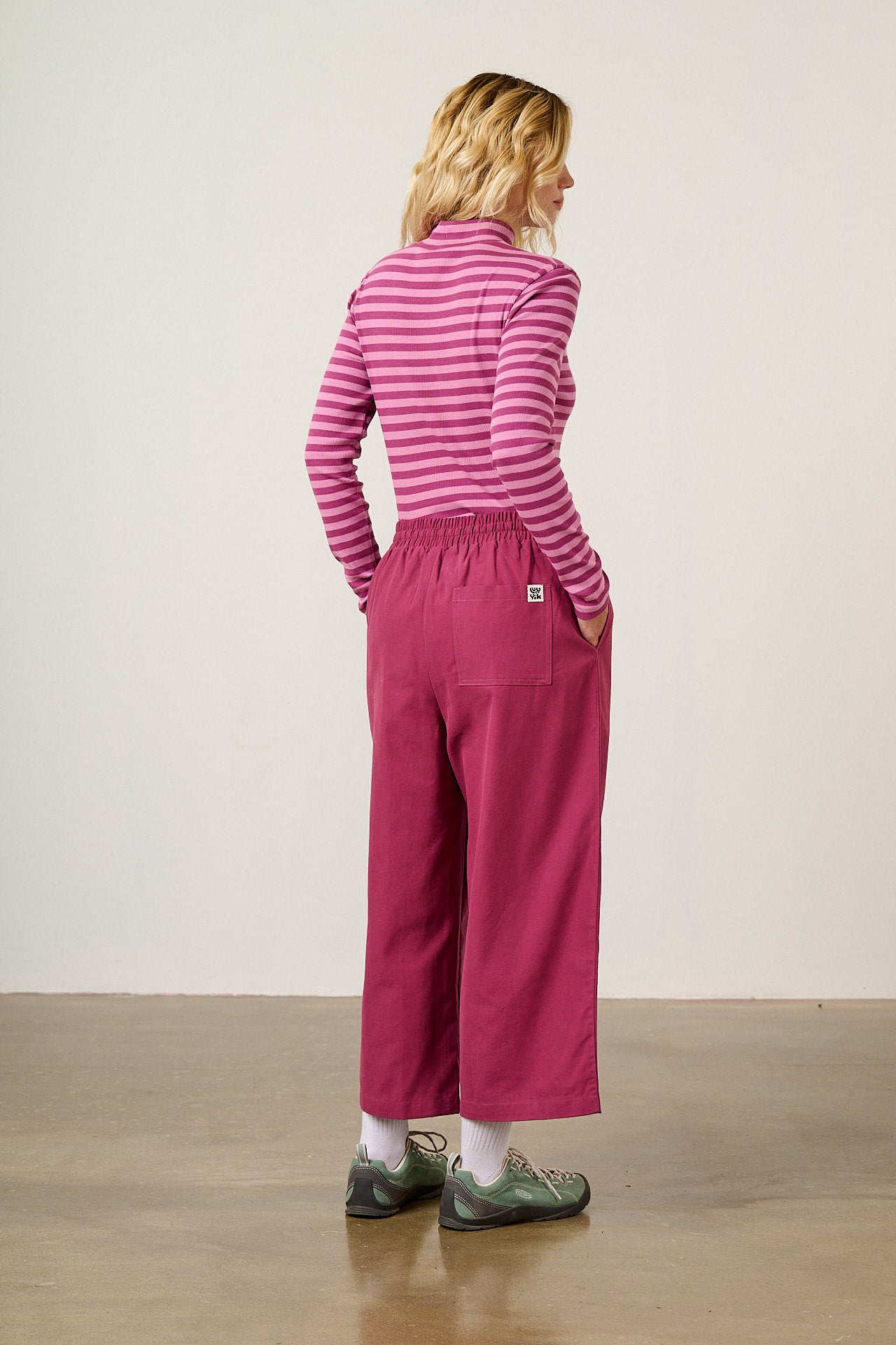 Chuck - Organic Cotton Wide Leg Trousers in Raspberry Matty