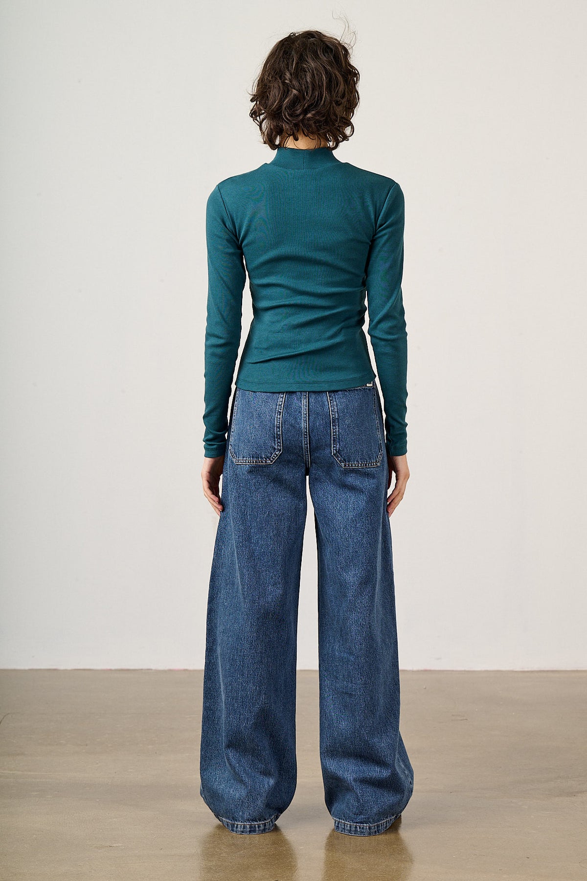 Delores - Wide Leg Jeans Organic Cotton Denim in Mid Wash Blue