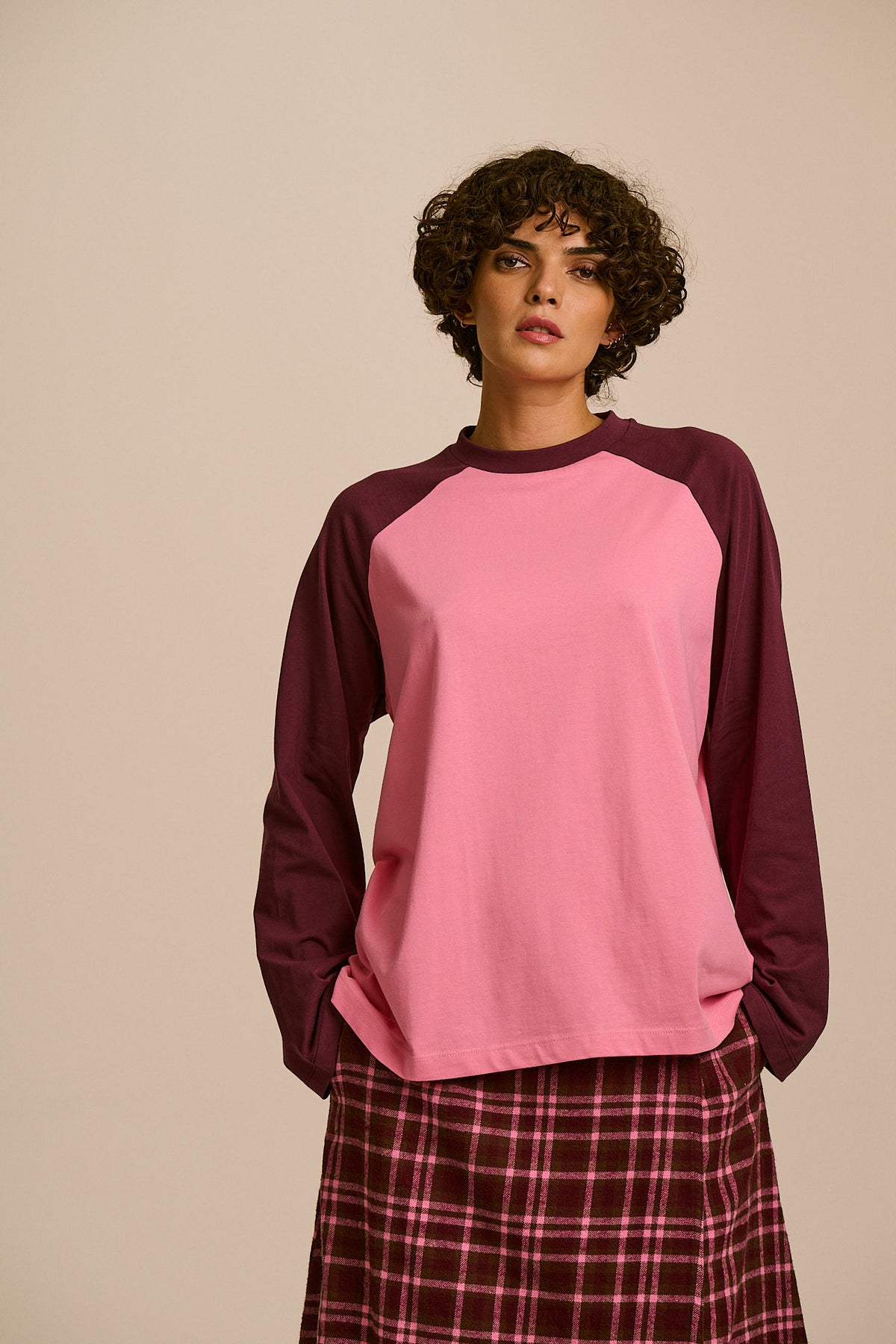 Bennett - Oversized Cotton Raglan T-Shirt in Pink & Burgundy (IMPERFECT)