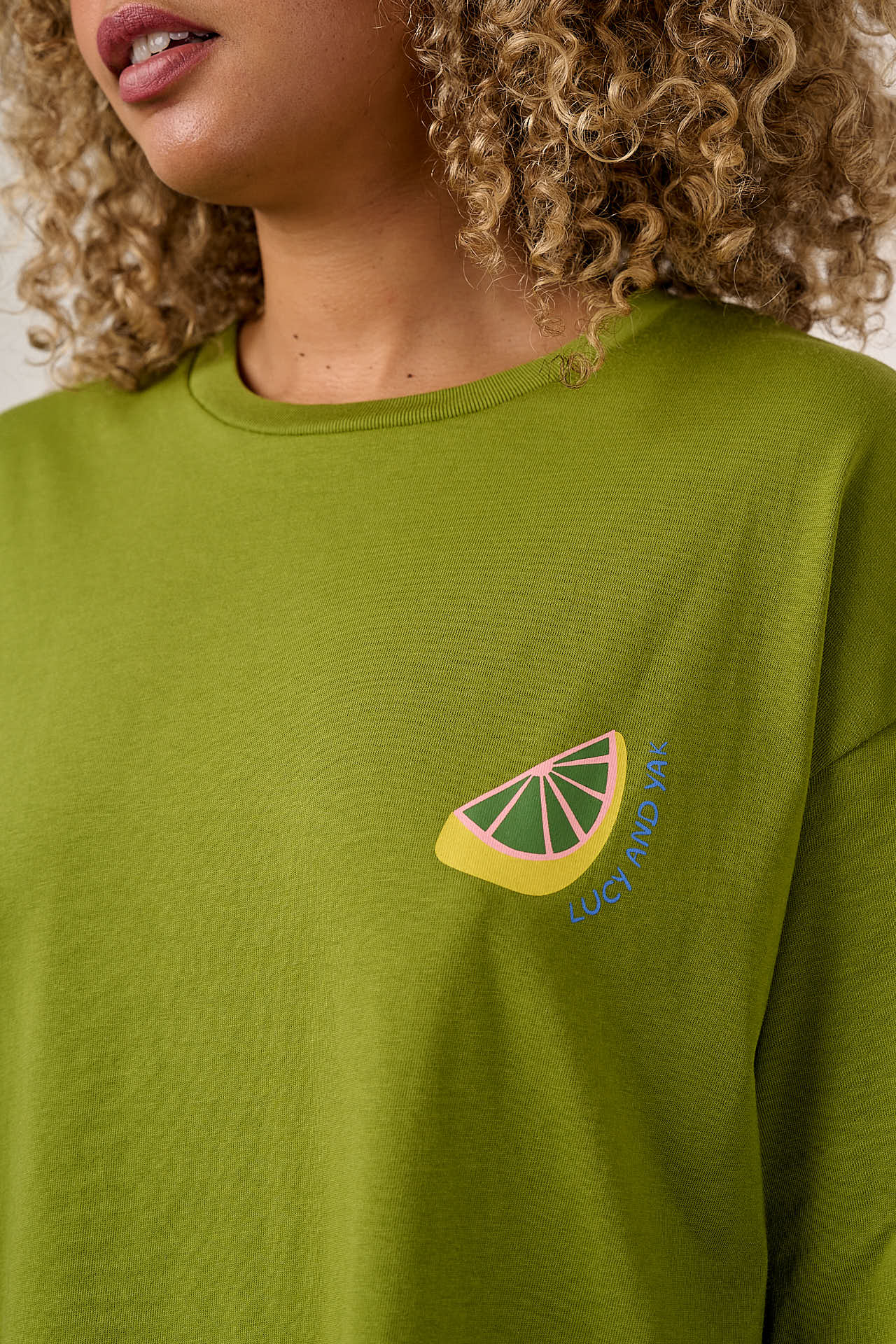 Benny - Oversized Cotton T-Shirt in Green Ilha Grande Print