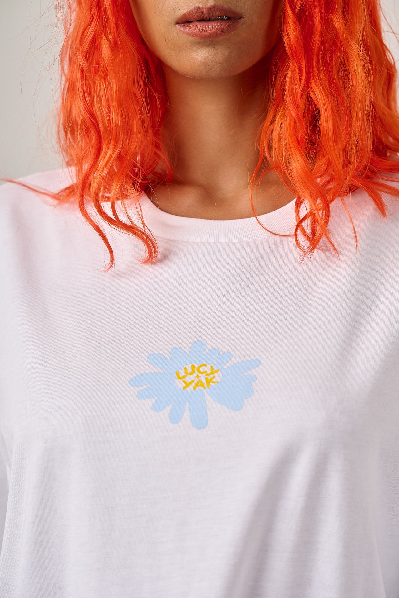 Benny - Oversized Cotton T-Shirt in White Hazy Lazy Daisy Print