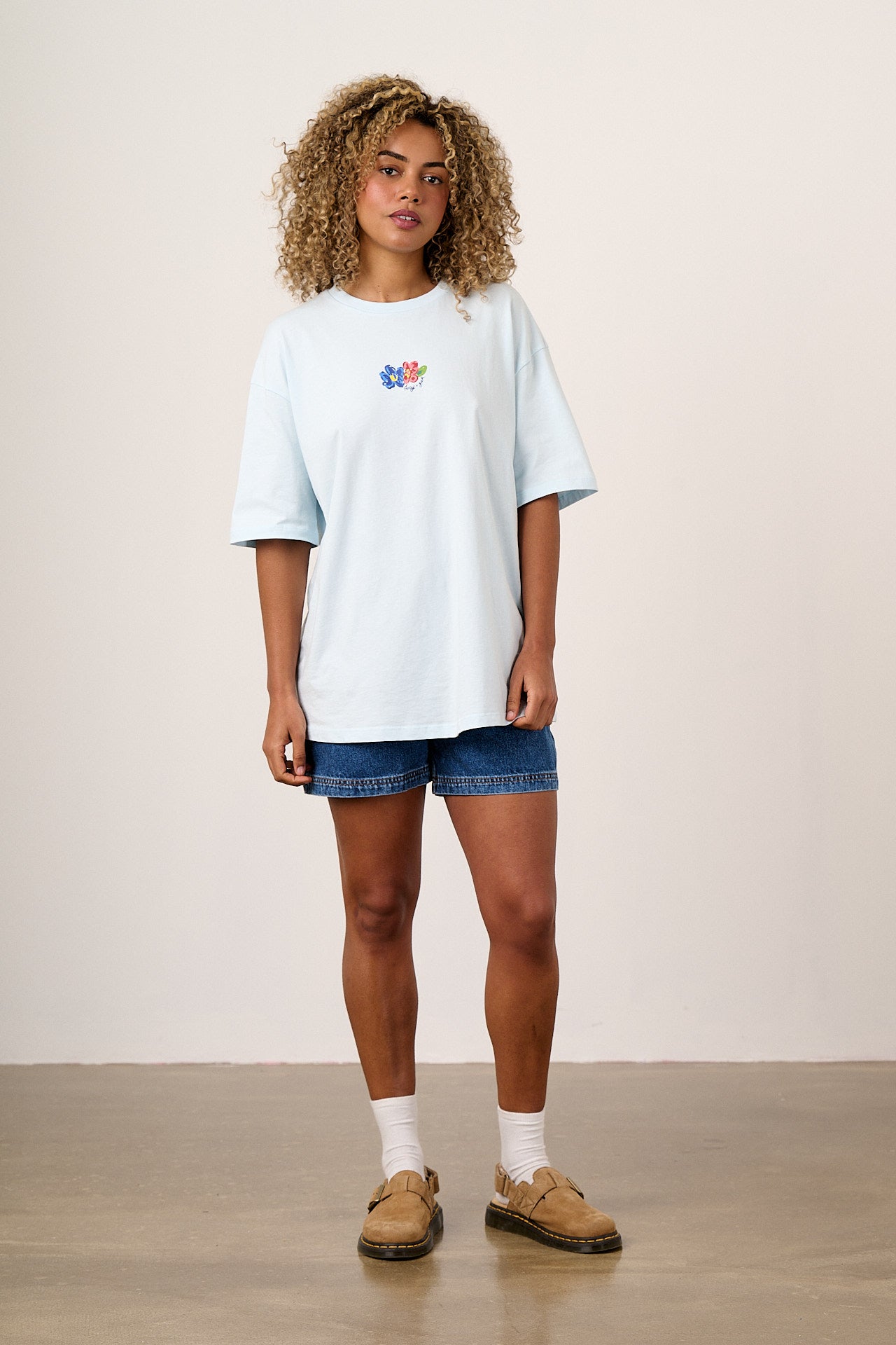 Benny - Oversized Cotton T-Shirt in Blue Vida Flower Print