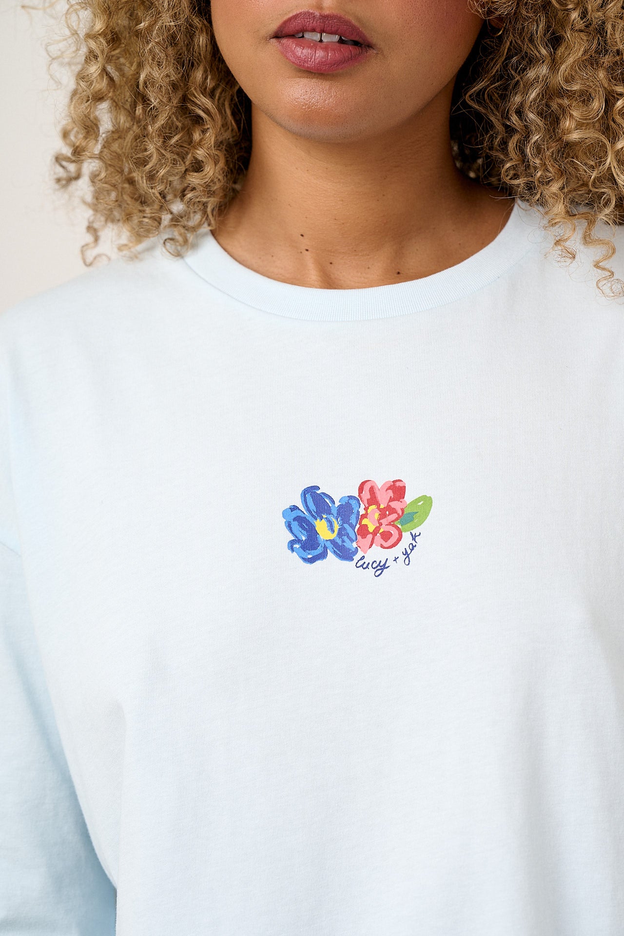 Benny - Oversized Cotton T-Shirt in Blue Vida Flower Print
