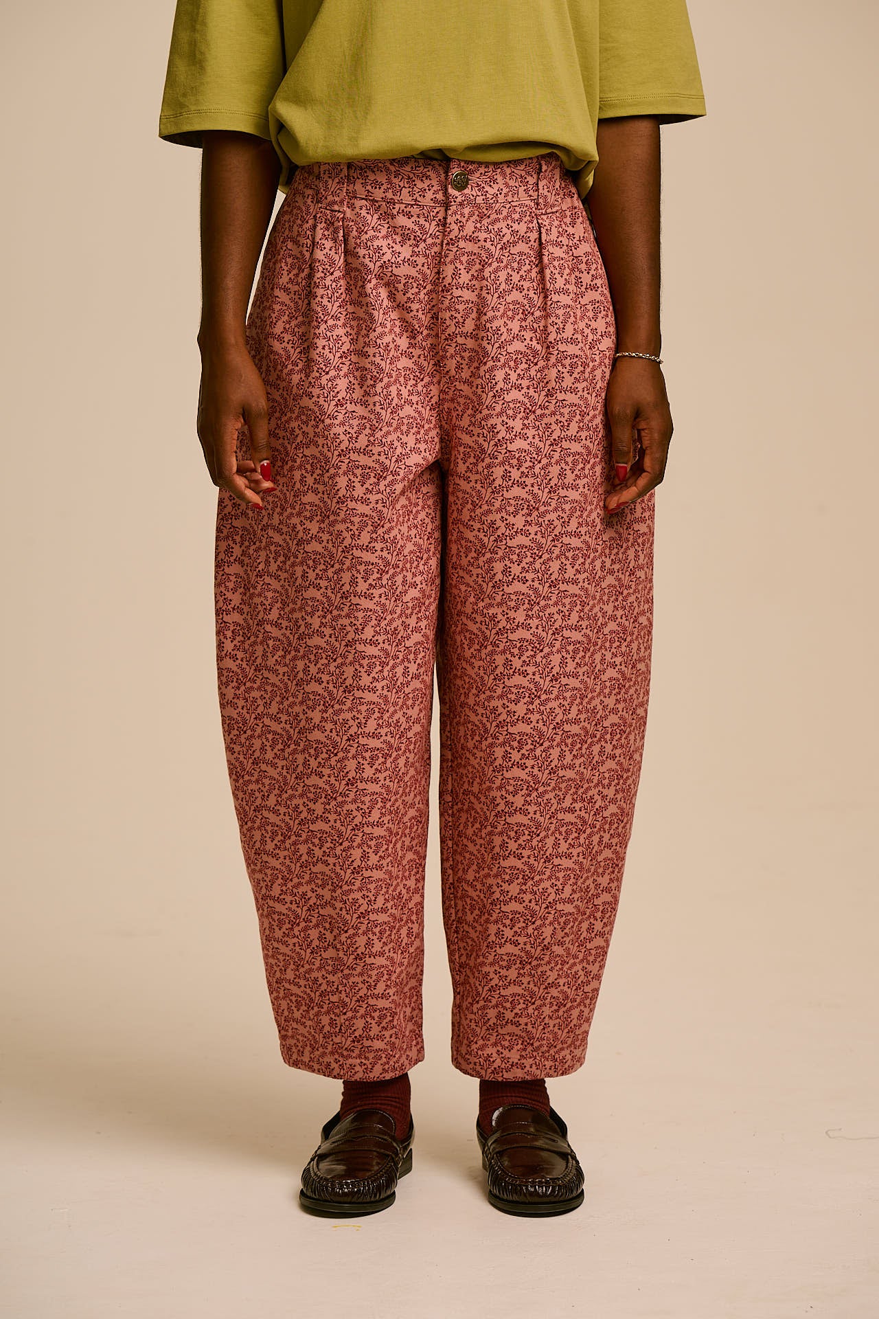 Ashby - Cotton Barrel Trouser in Pink Palace Ditsy Floral