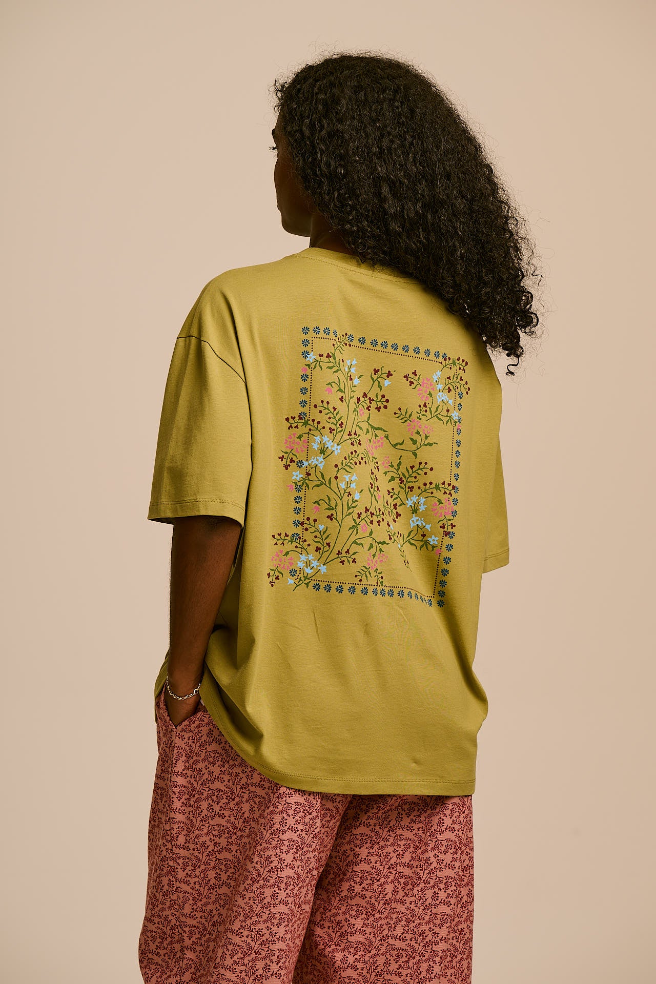 Benny - Oversized Cotton T-Shirt in Green Palace Floral