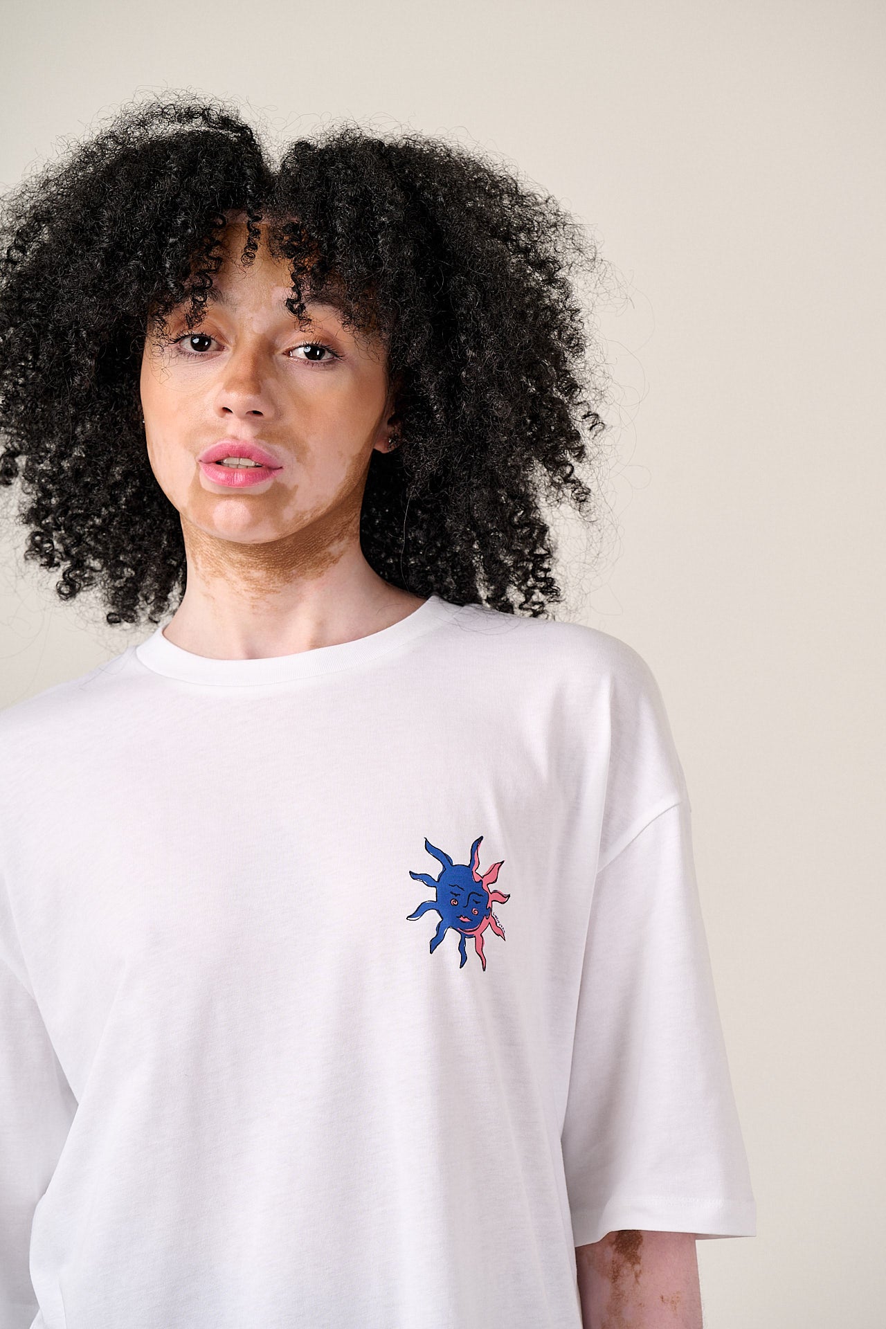Benny - Oversized Cotton T-Shirt in Celestial Sun Print