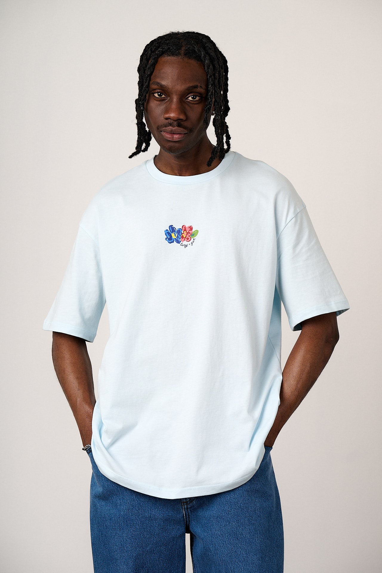 Benny - Oversized Cotton T-Shirt in Blue Vida Flower Print – Lucy