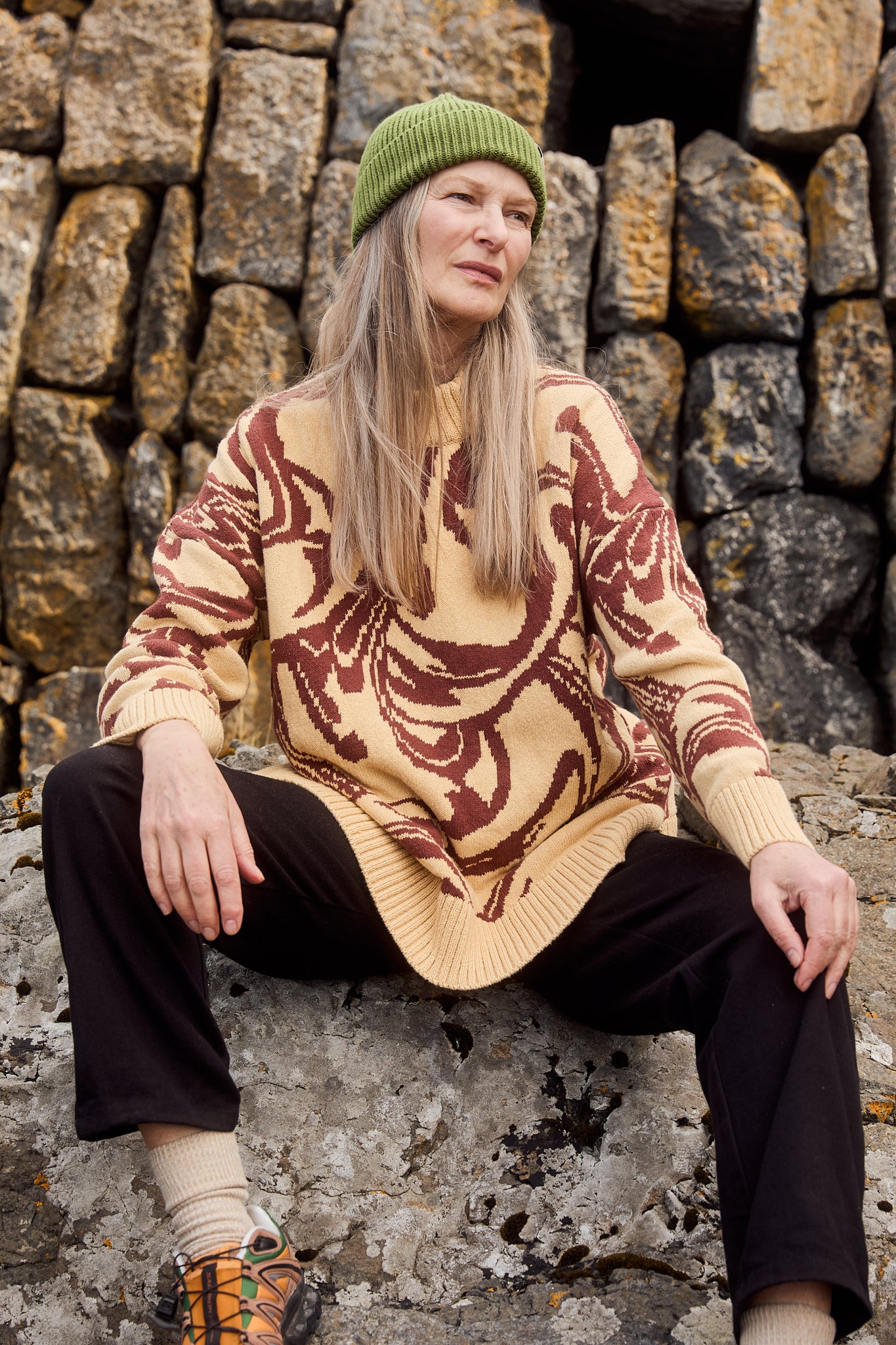 Amari - Oversized Knitted Jumper in Cream & Brown Swirl