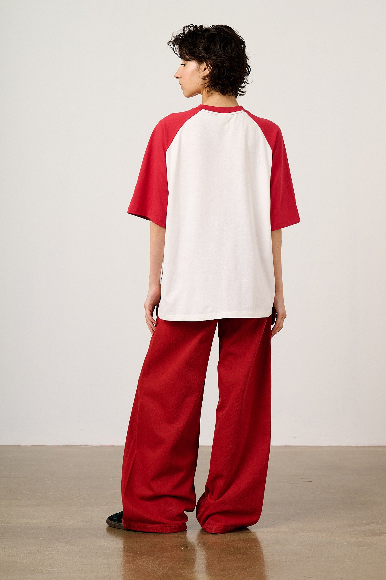 Bradley - Oversized Cotton Raglan T-Shirt in Cherry Sweet Print