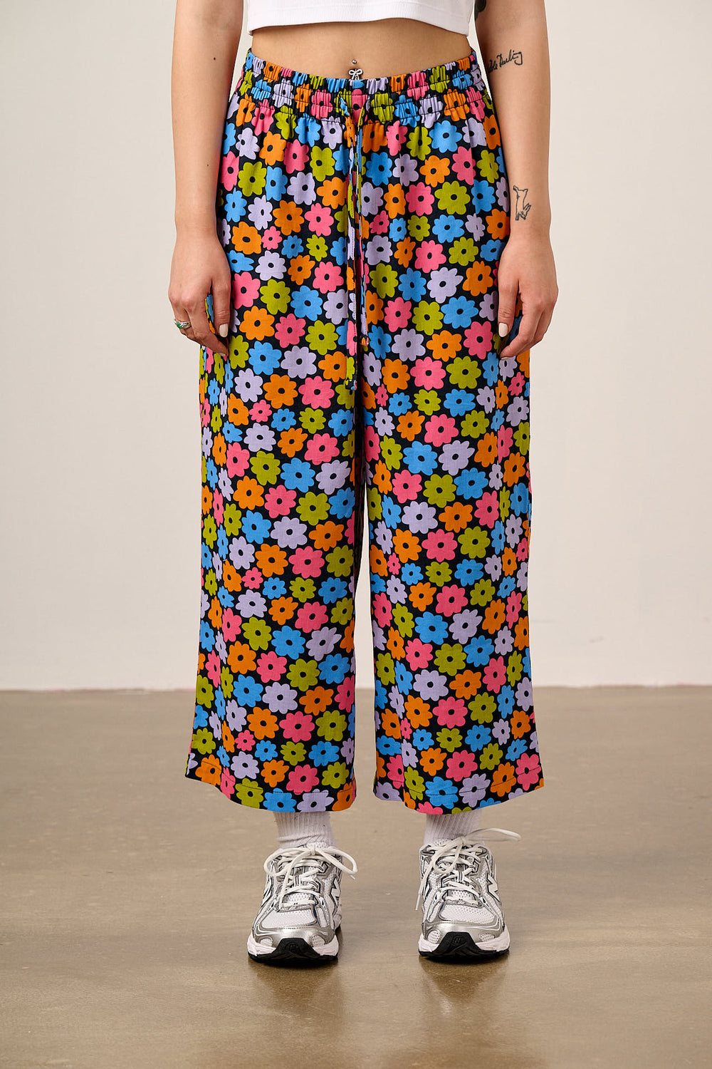 Chuck - Wide Leg Cotton Trousers in Balloon Floral