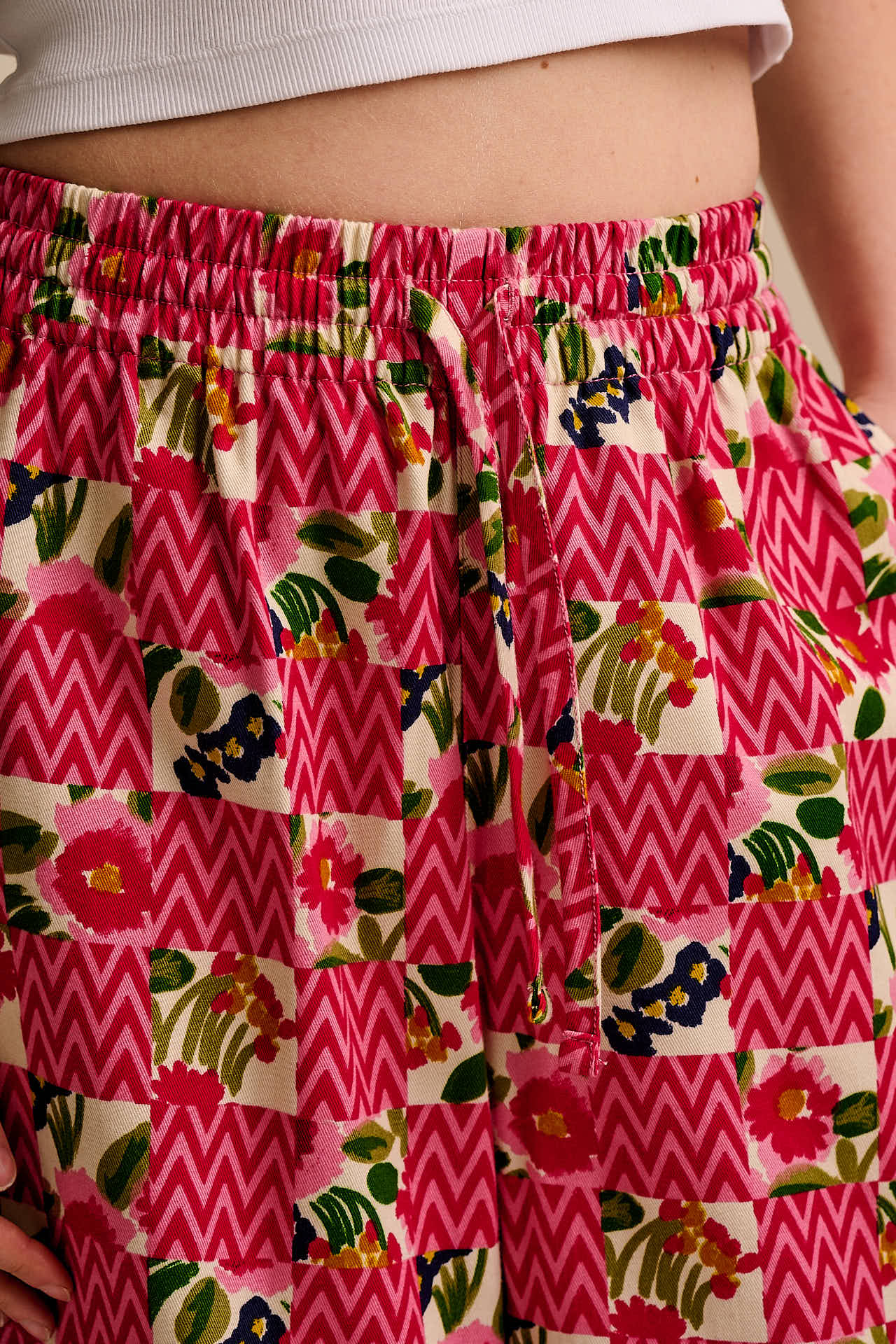 Lucy　0710 Chuck - Wide Leg Cotton Trousers in Zig Zag Floral Checkerboard