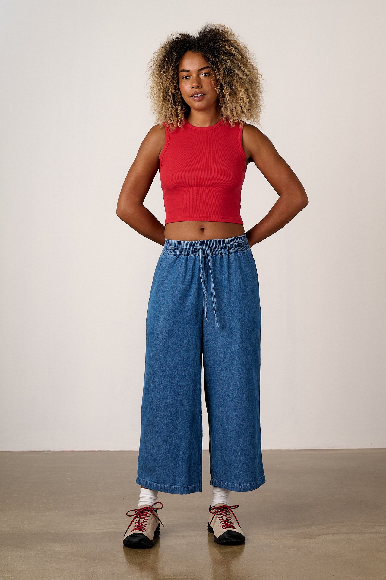 Chuck - Wide Leg Denim Trousers in Midwash Blue