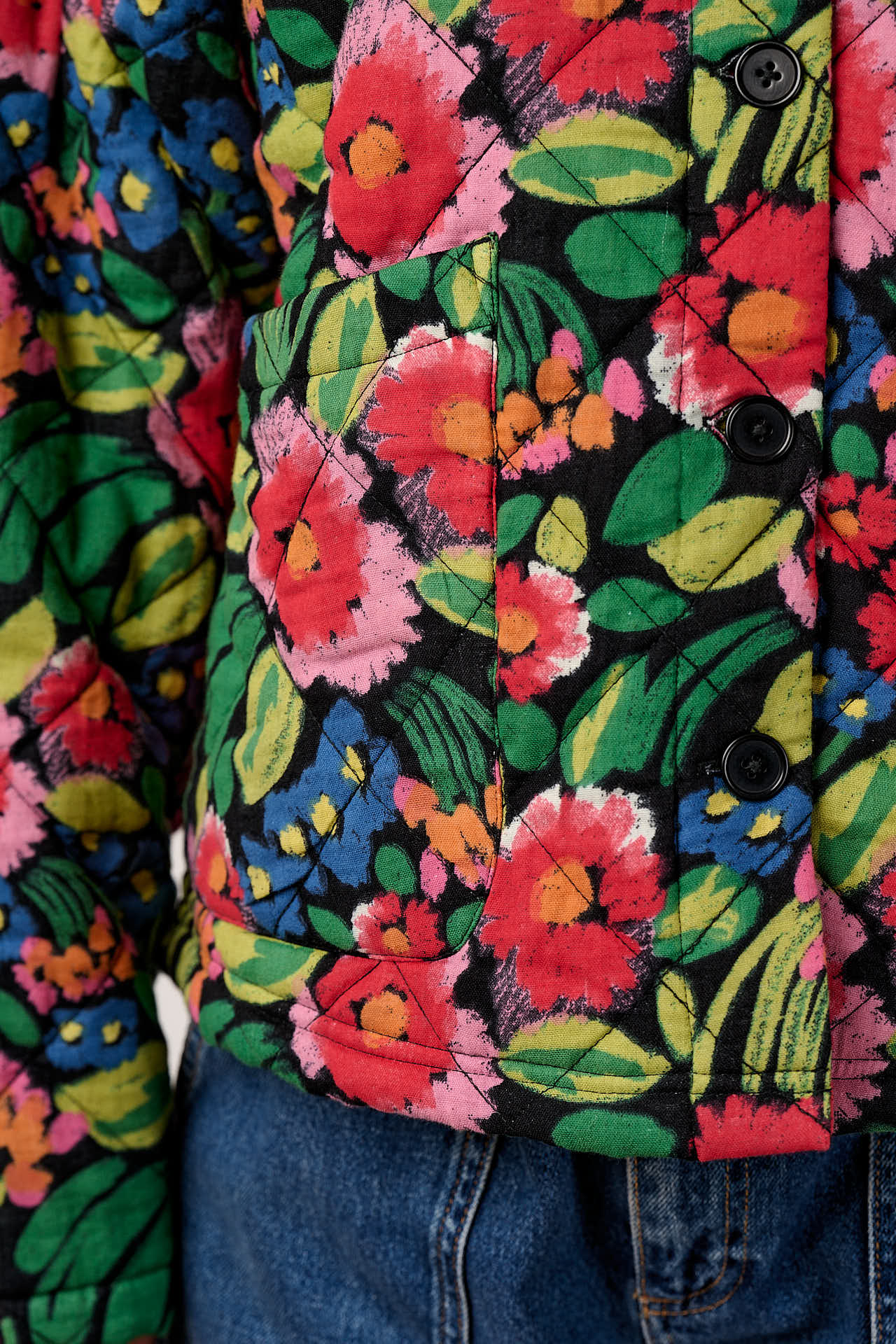 Cleo - Cotton Collarless Quilted Jacket in Black Marie Print