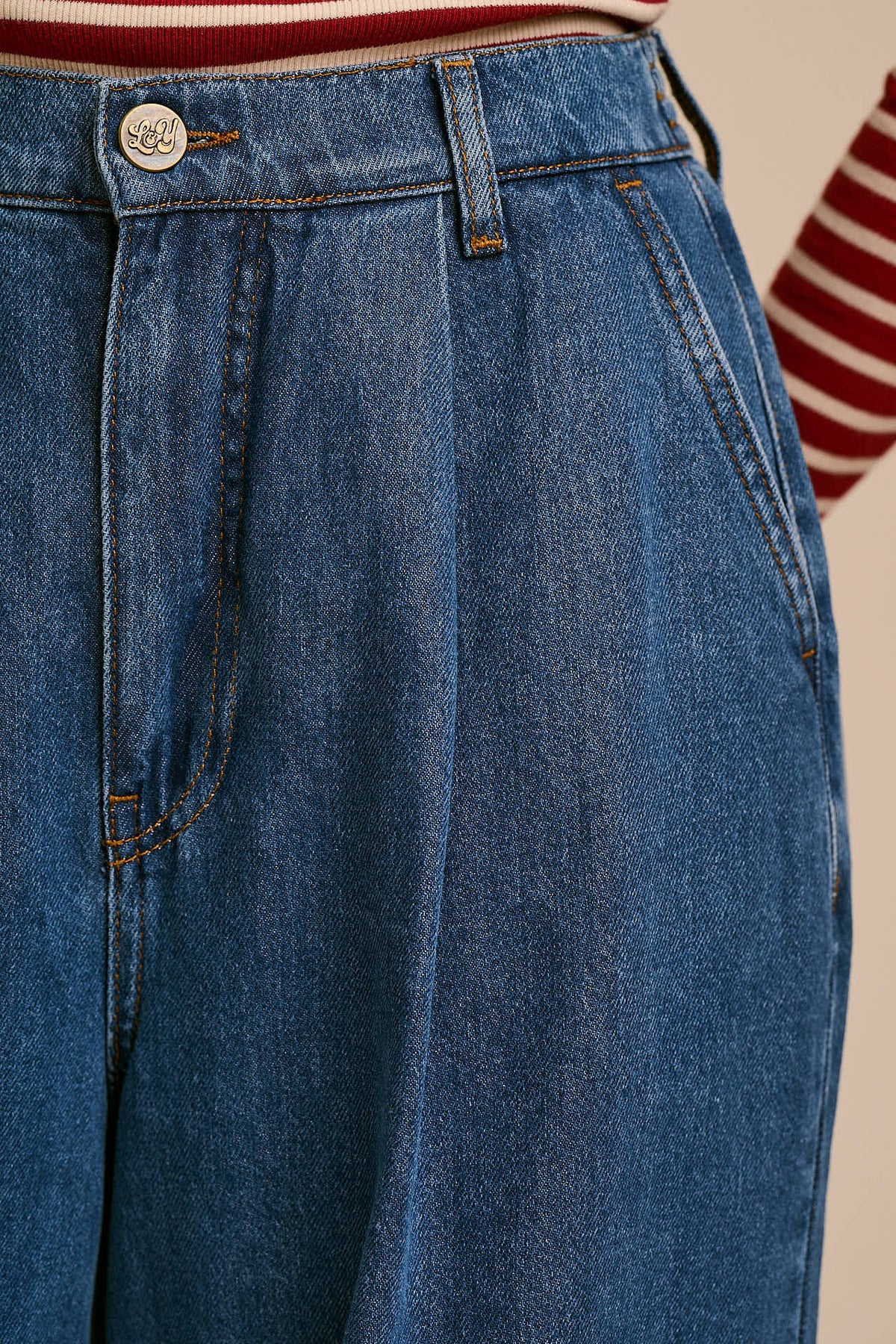 Cole 'New Improved Fit' - Organic Denim Wide Leg Jeans in Mid Wash Blue