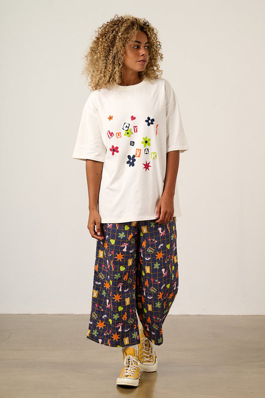 Benny - Oversized Cotton T-Shirt in Punk Scribbled Floral Graphic