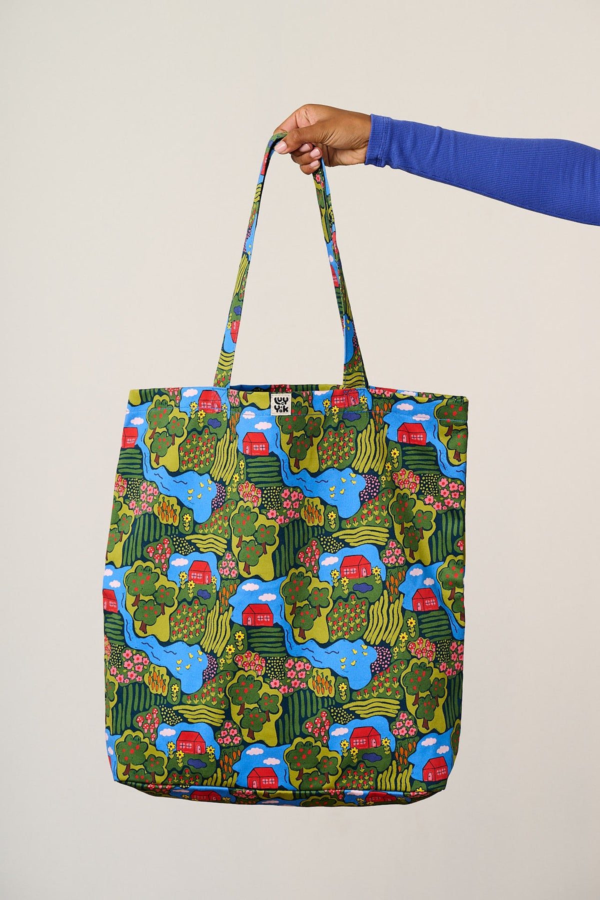 Catalina - Cotton Oversized Tote in Farmyard Scene