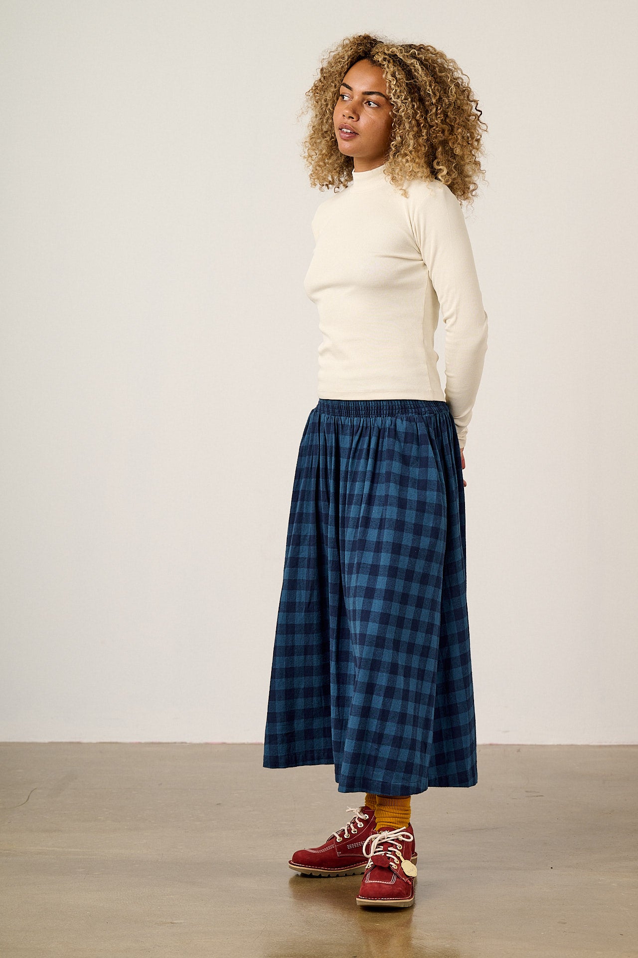 Sofiya - Brushed Cotton Midi Skirt in Navy Sea Spray Check