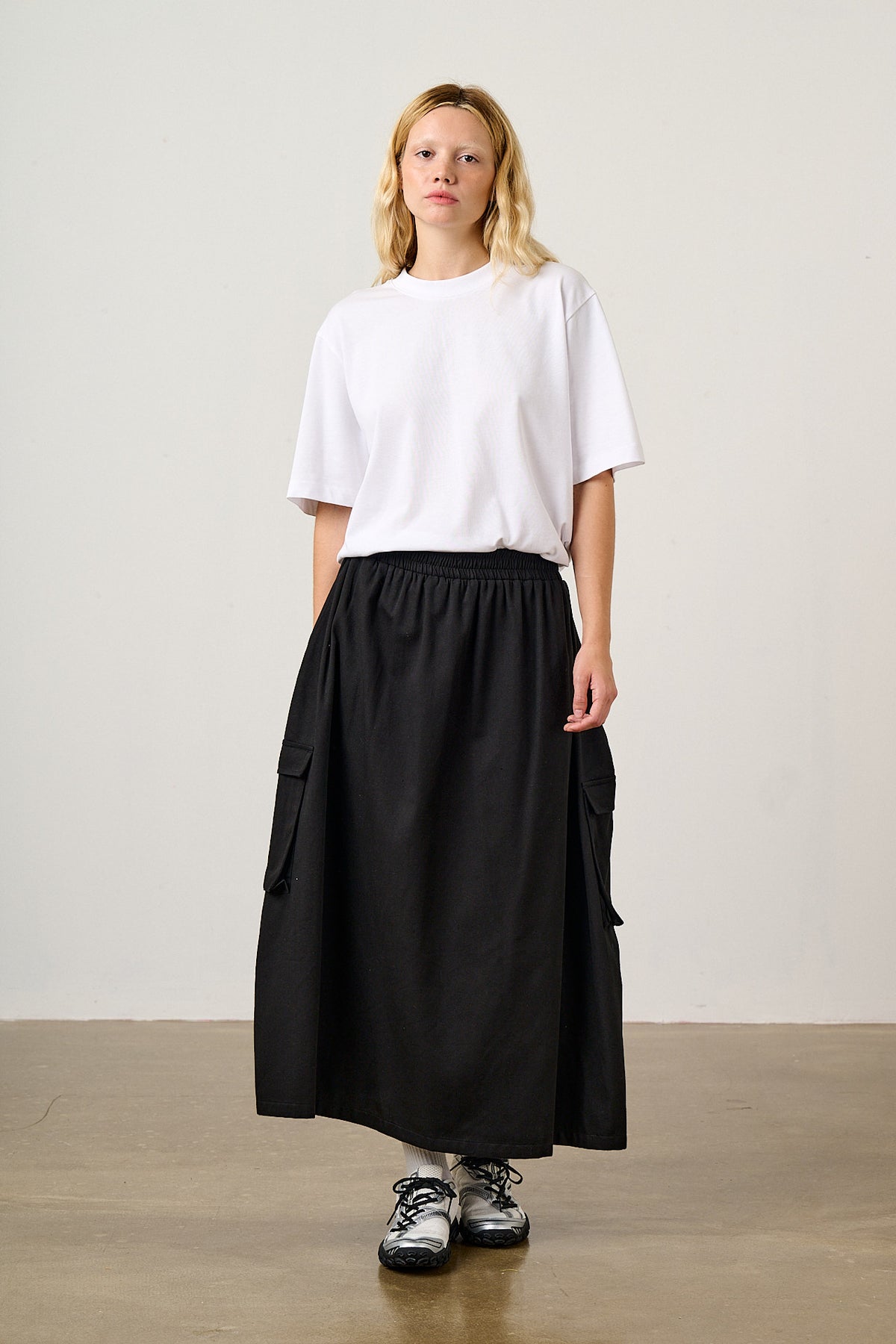 Dakota - Organic Cotton Twill Midi Skirt in Black