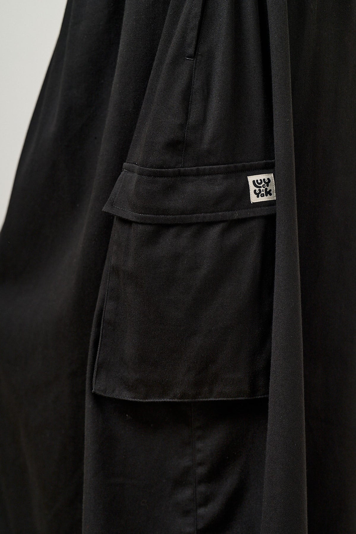 Dakota - Organic Cotton Twill Midi Skirt in Black