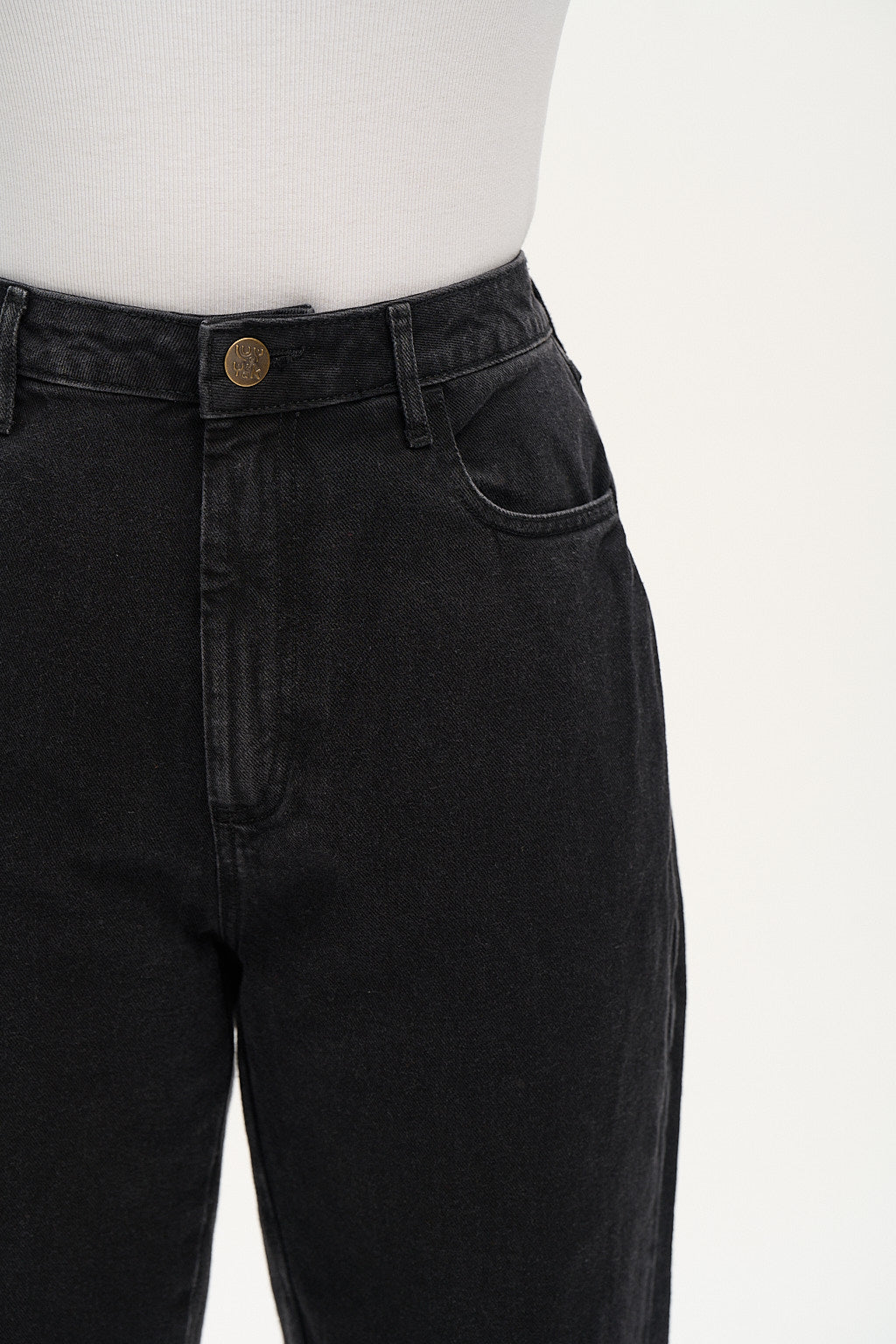 Dana Mom Jeans: ORGANIC DENIM - Washed Black