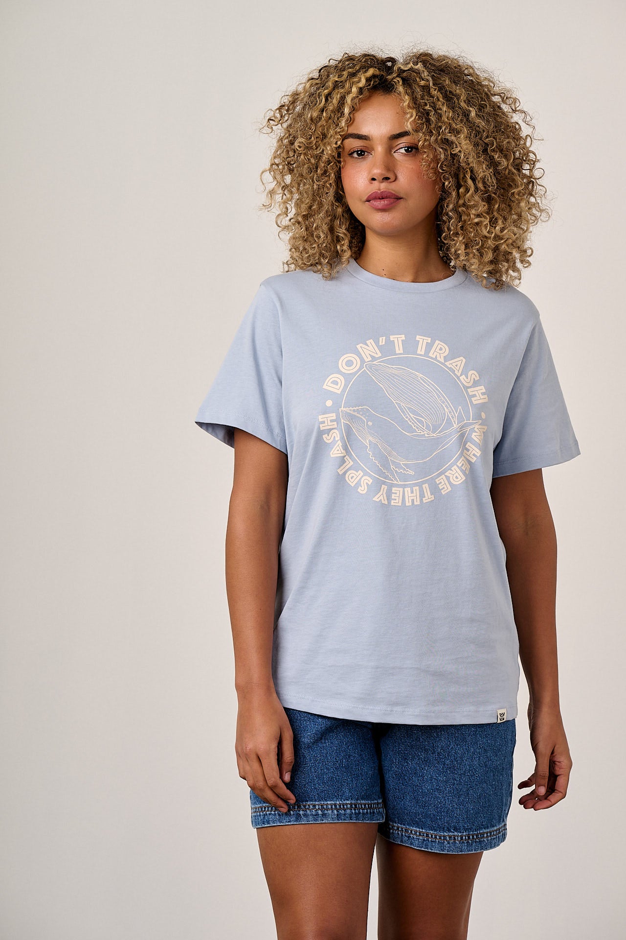 Denver - Cotton T-Shirt in Blue Whale Splash Print – Lucy & Yak