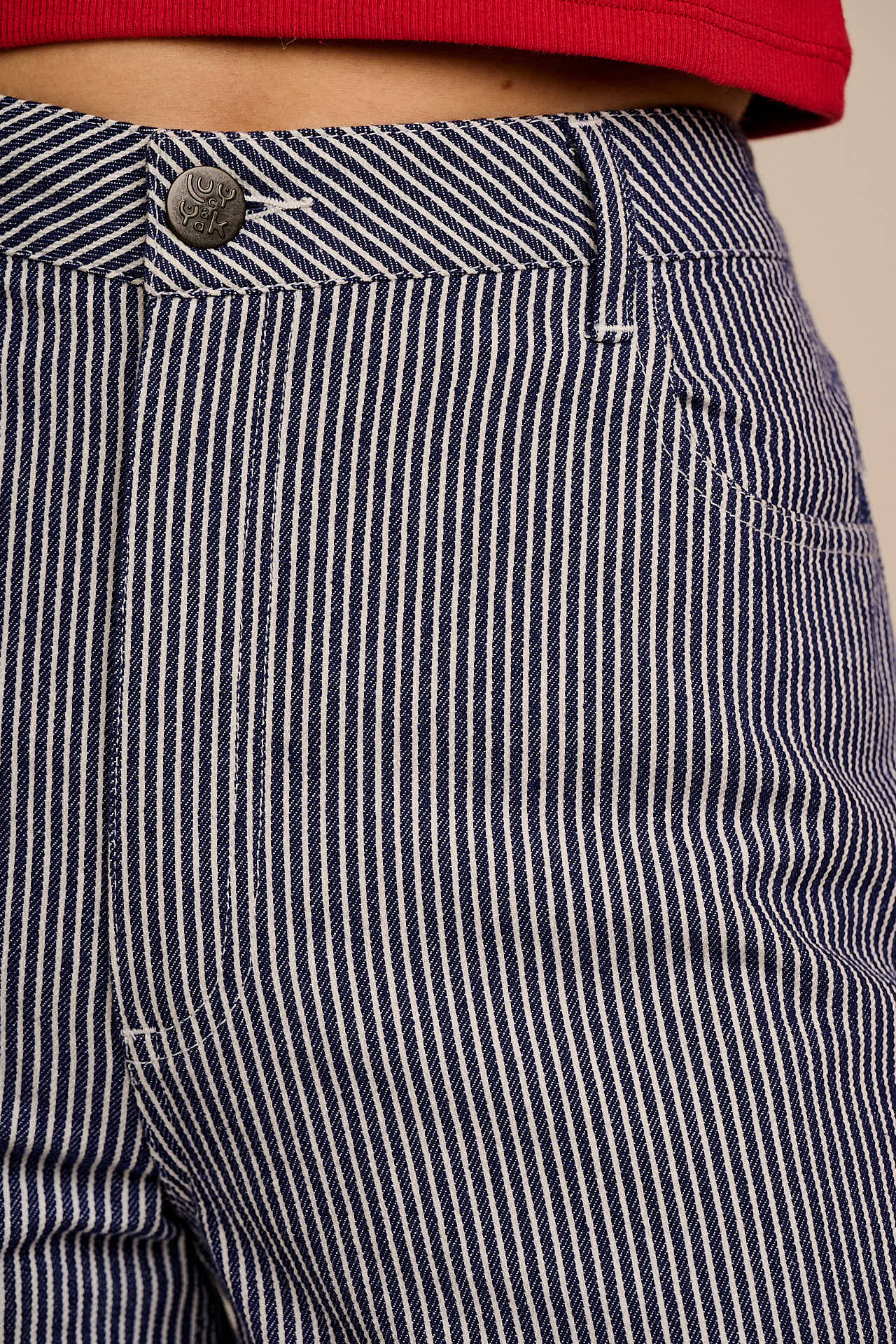 Drew - Cropped Straight Leg Cotton Trousers in Navy Stripe