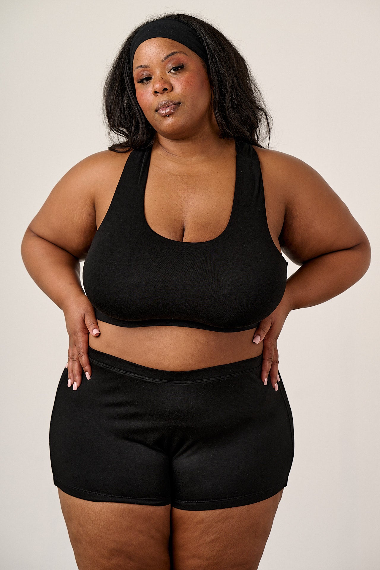 Emil - Viscose Crop Top in Black