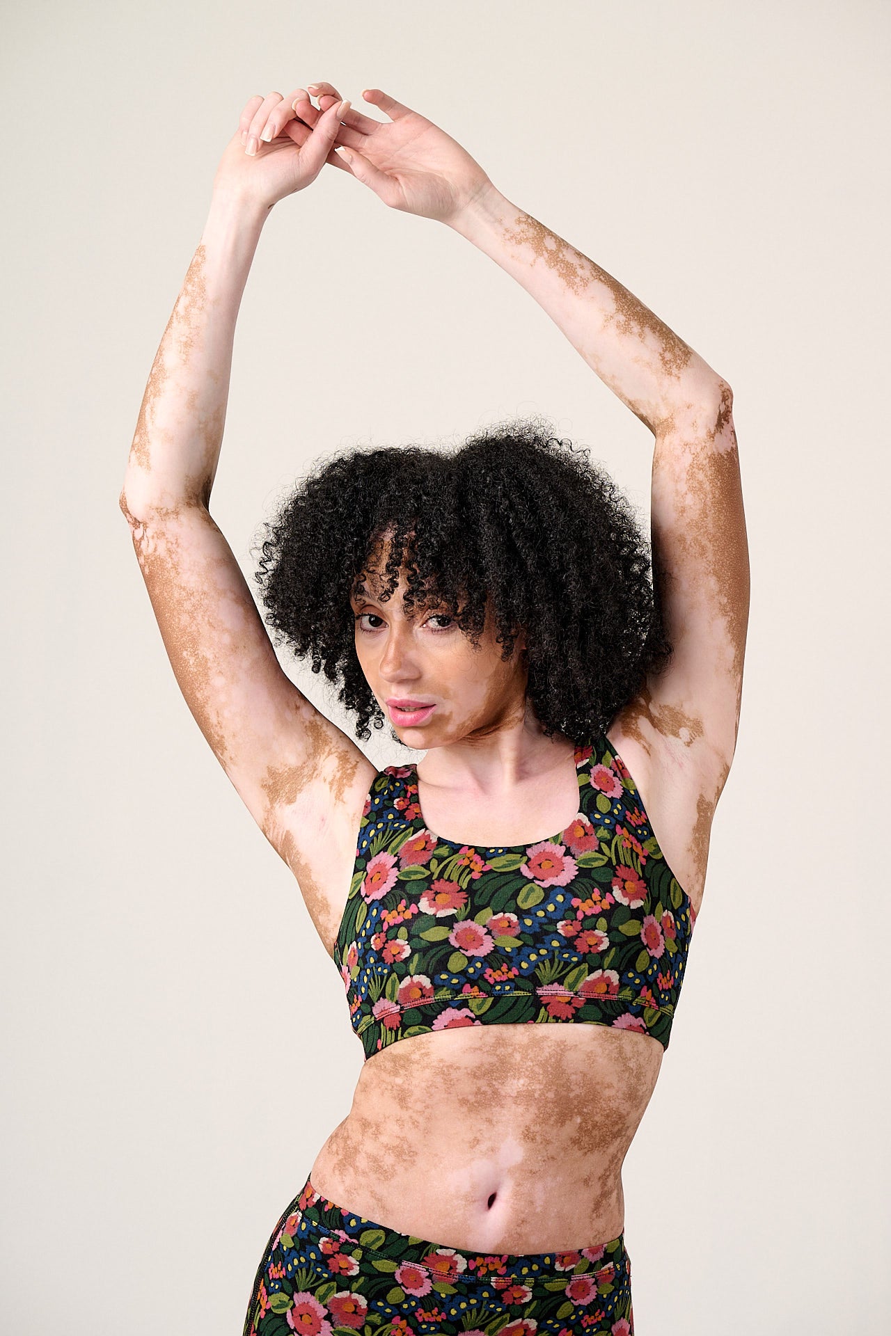 Emil - Viscose Crop Top in Black Marie