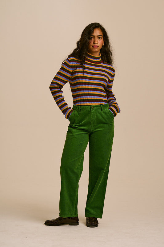 Linden - 90's Straight Leg Trousers in Dark Green Cord
