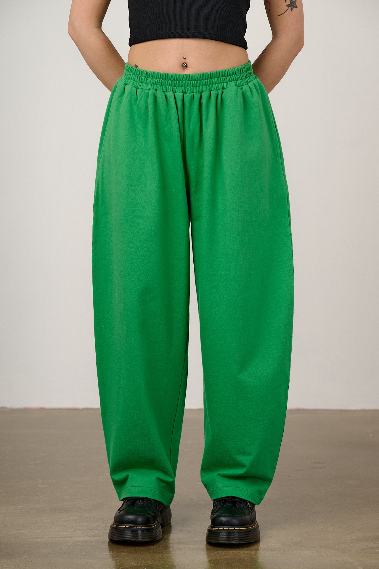 Freddie - Barrel Leg Cotton Jersey Trouser in Kelly Green