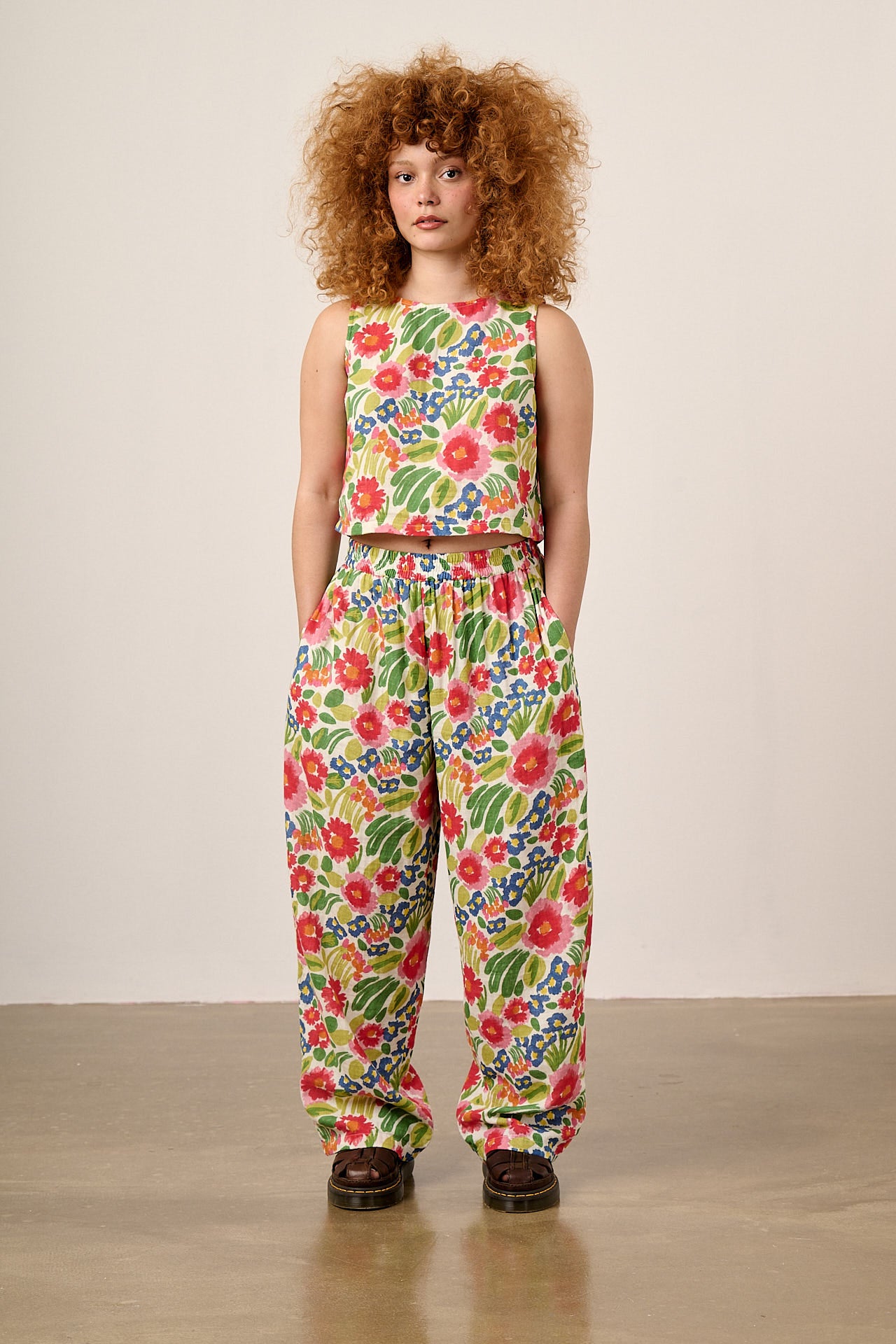 Freddie - Barrel Leg Cotton Trousers in Ivory Marie