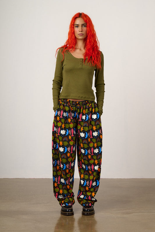 Freddie - Barrel Leg Cotton Jersey Trousers in Naive Shapes Print