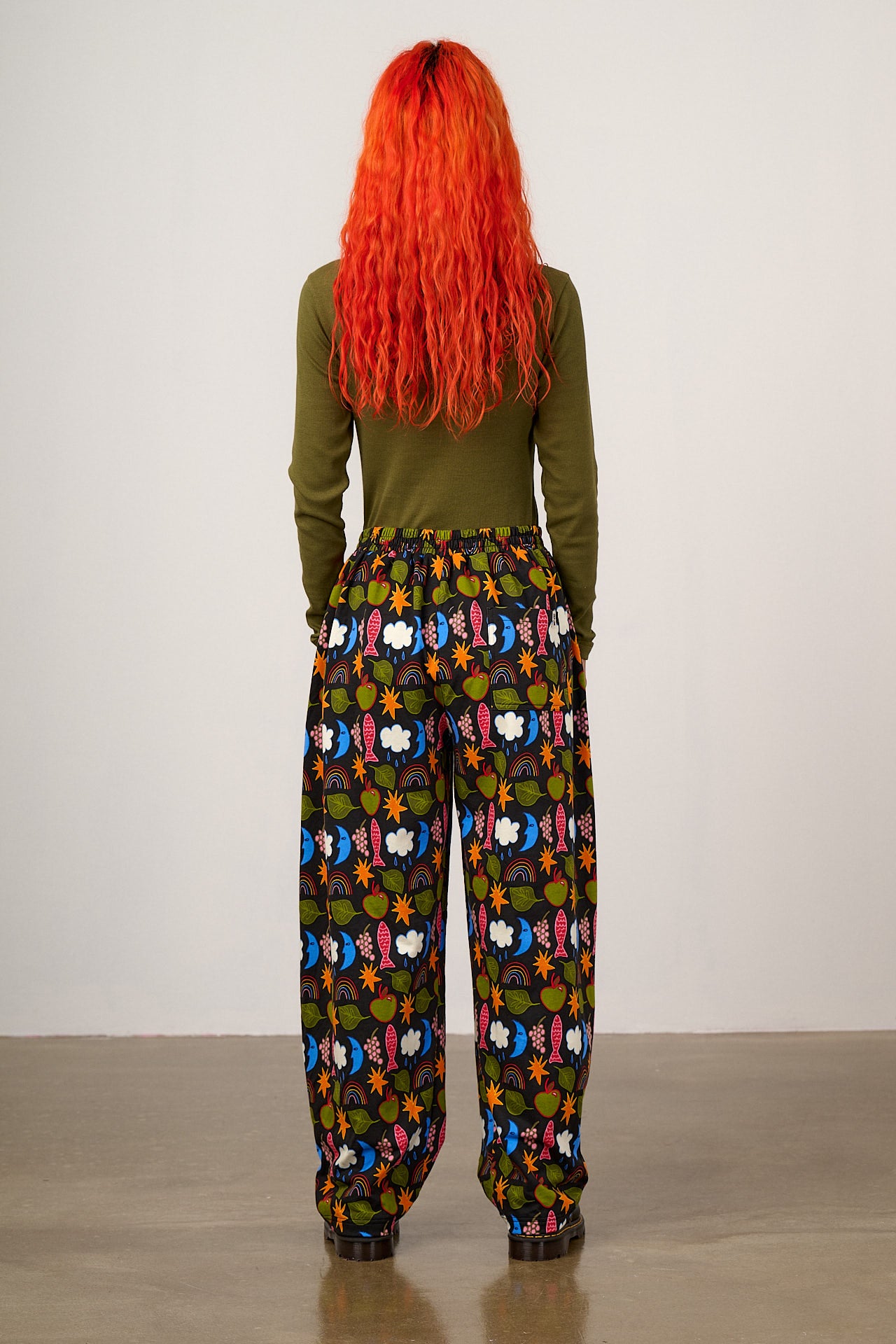 Freddie - Barrel Leg Cotton Jersey Trousers in Naive Shapes Print