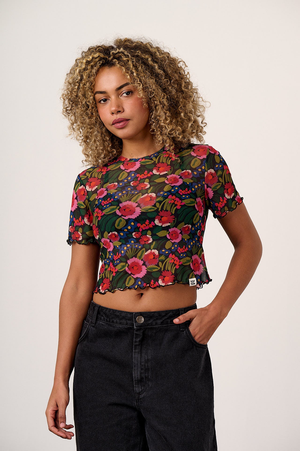 Greta - Cropped Mesh Top in Black Marie Print