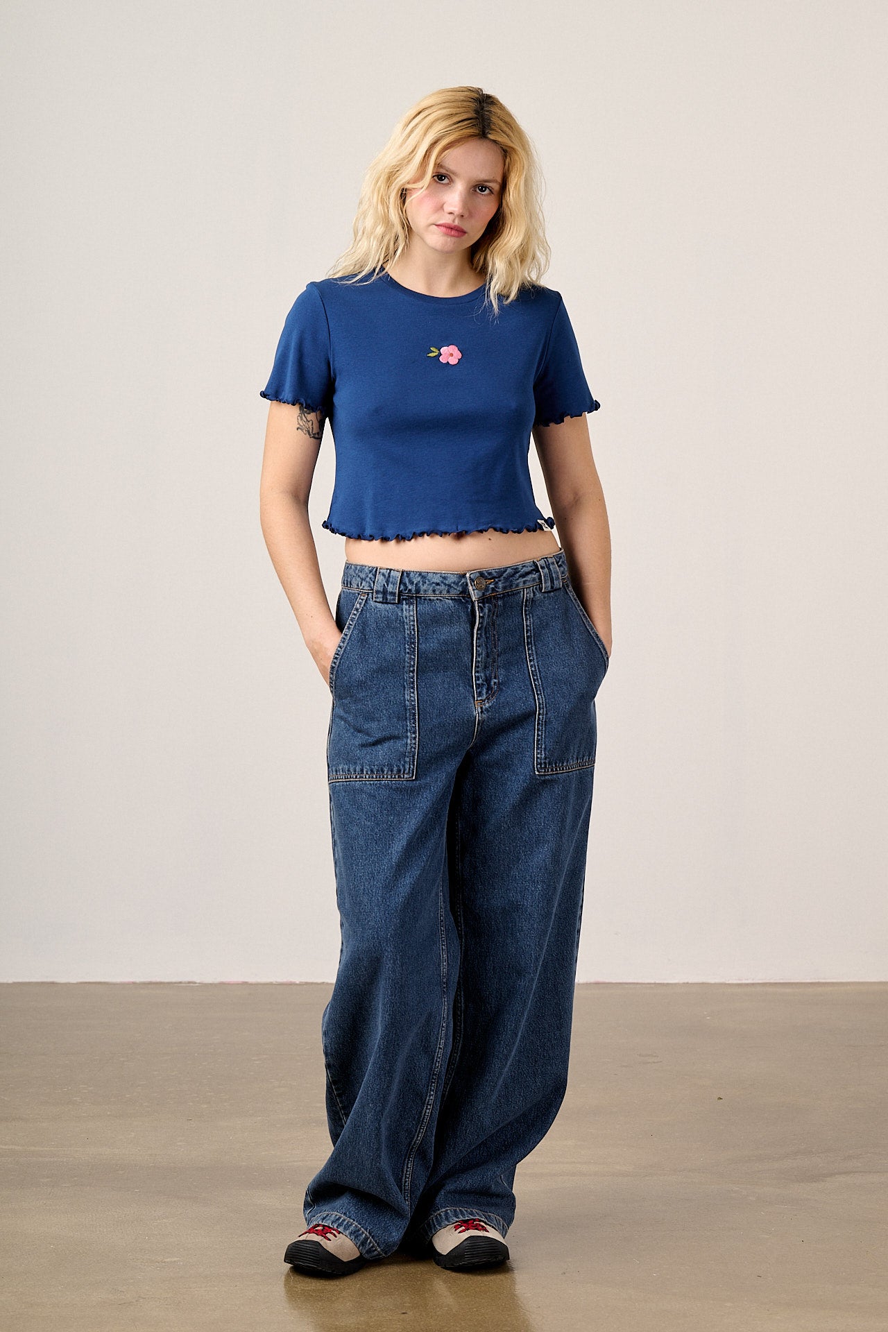 Greta - Cropped Cotton Top in Navy with Flower Embroidery