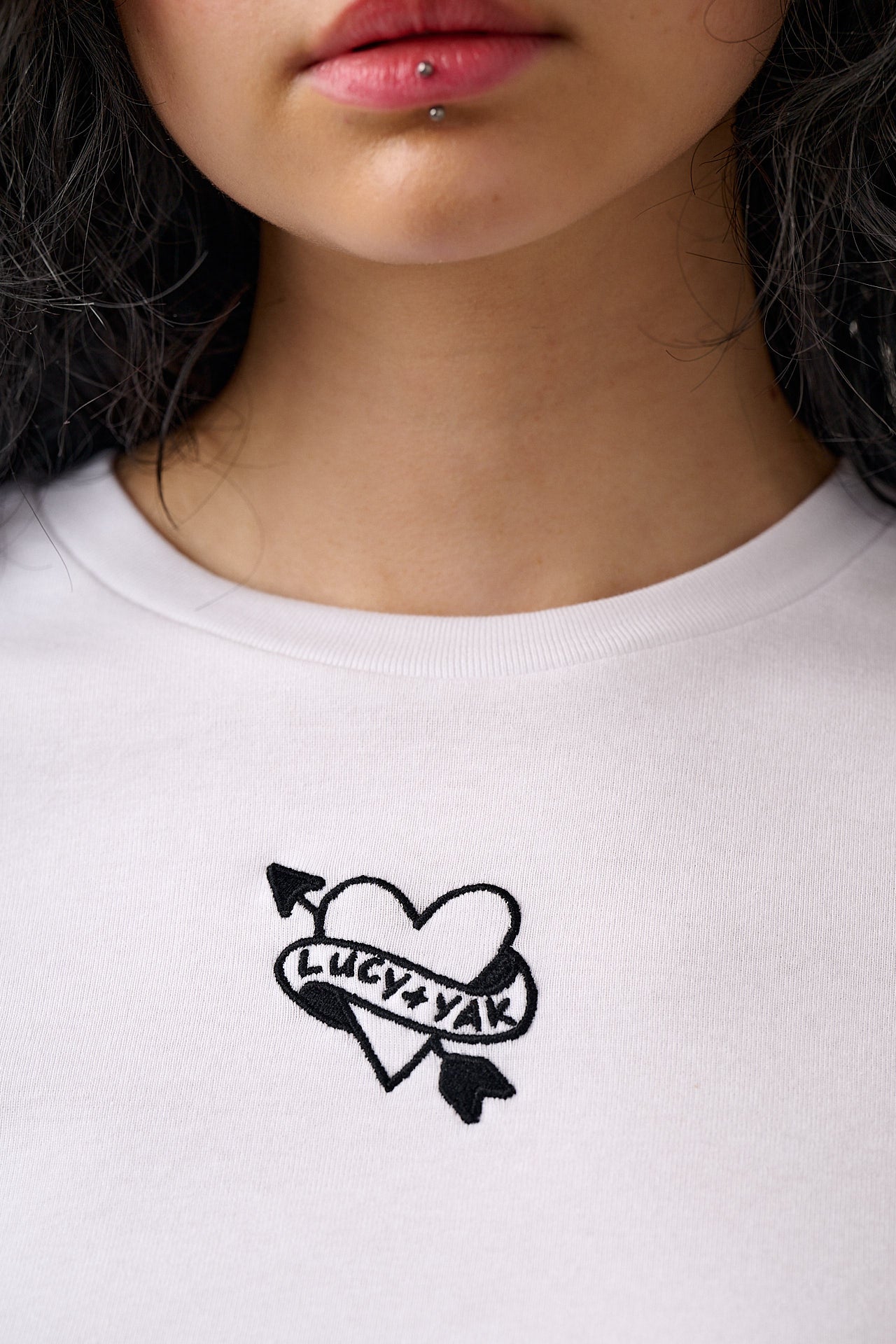 Greta - Cropped Cotton Top in White with Tattoo Heart Embroidery