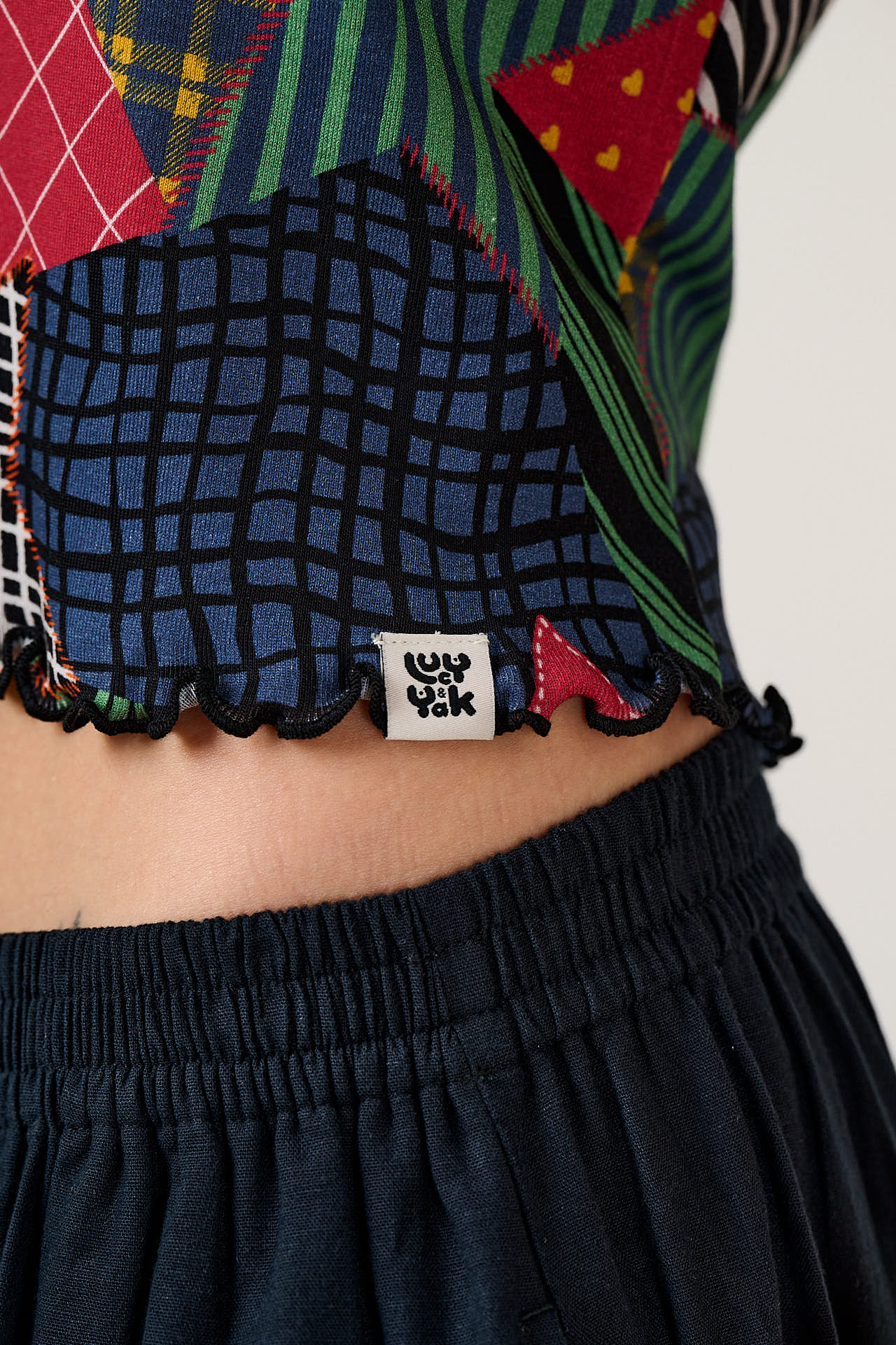 Greta - Cropped Cotton Top in Patchwork Star Print