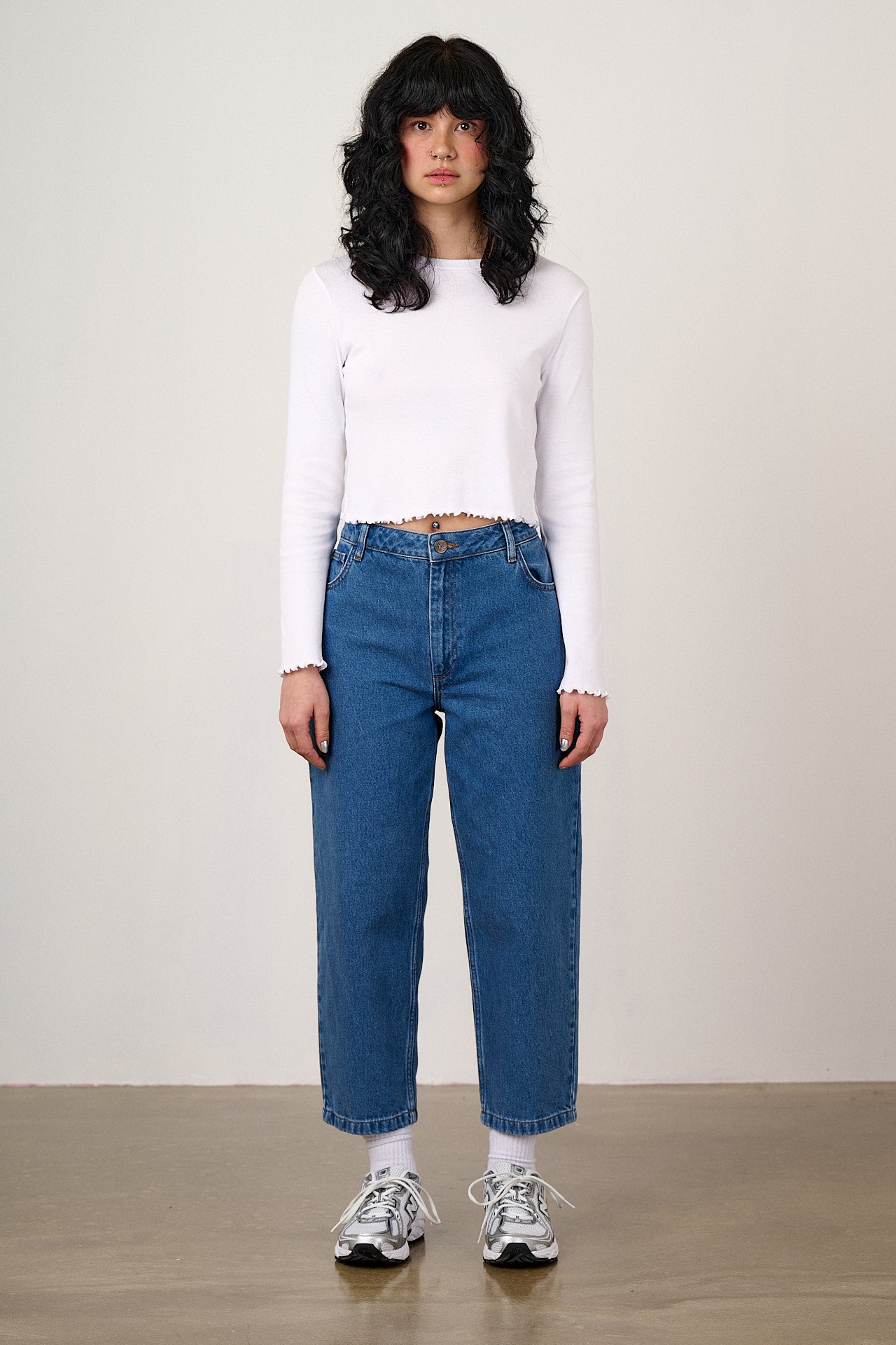 Hansel - Long Sleeve Cotton Crop Top in White