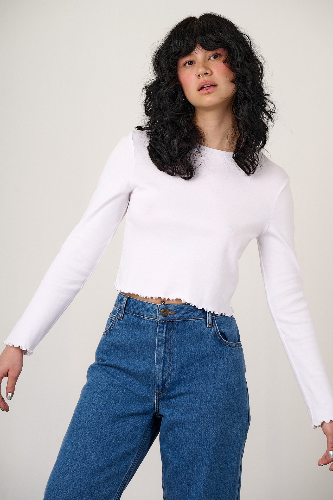 Hansel - Long Sleeve Cotton Crop Top in White