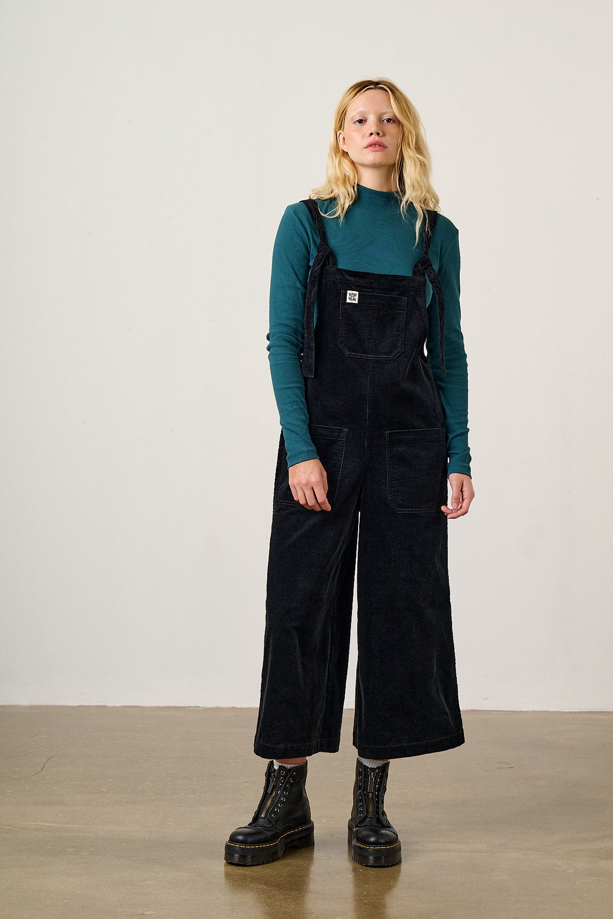 Jenny - Wide Leg Corduroy Dungarees in Black