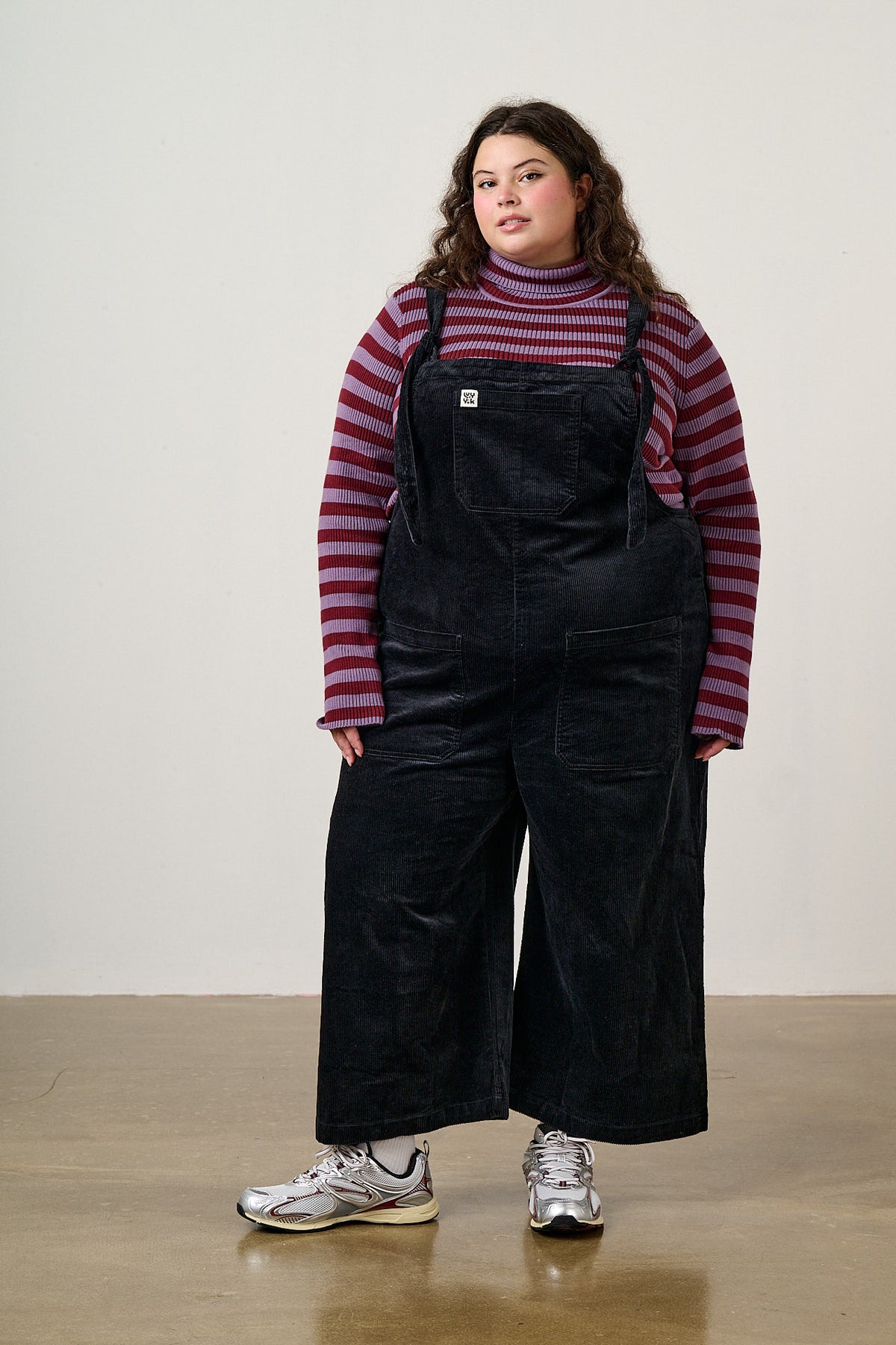 Jenny - Wide Leg Corduroy Dungarees in Black